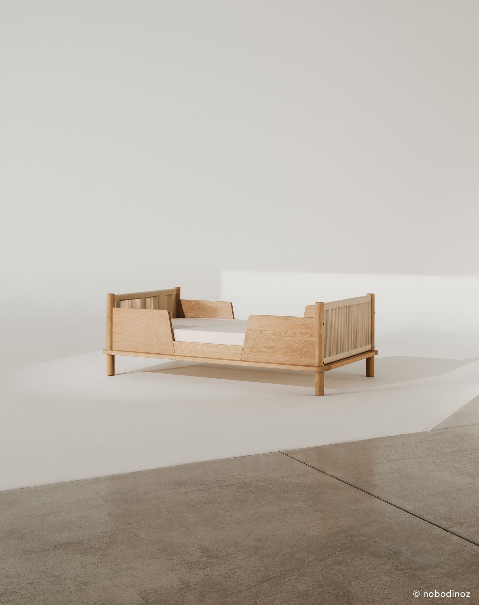 Conjunto de cama junior de roble macizo + 2 barreras de seguridad Nobodinoz Latitude Natural-3