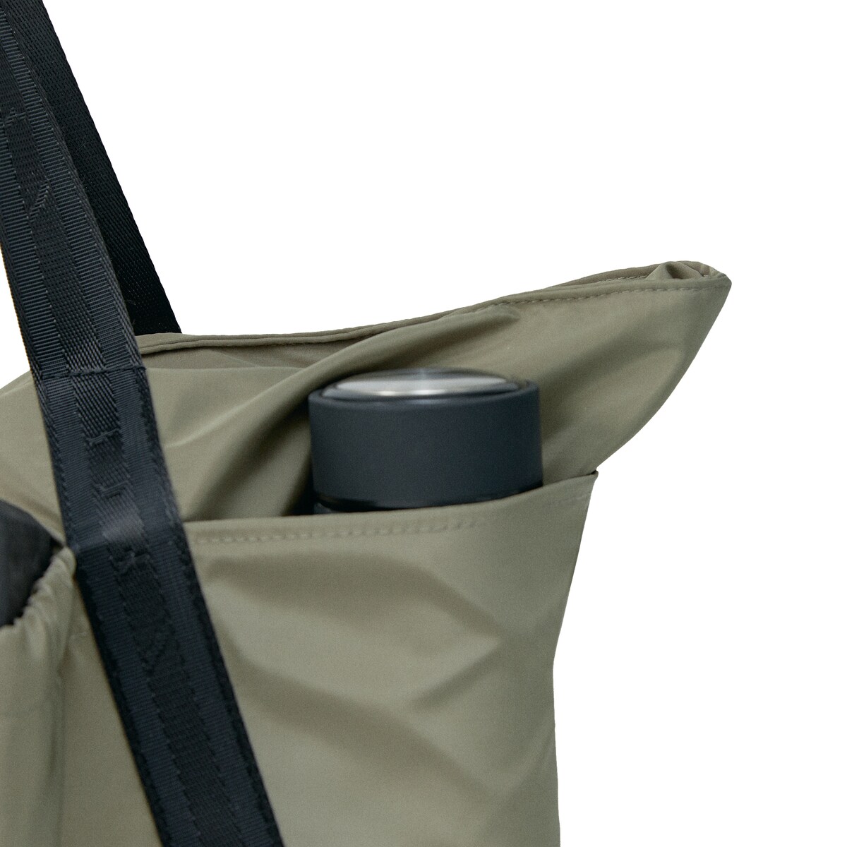 Bolso de deporte de mujer Away Born Living Yoga · Born Living Yoga