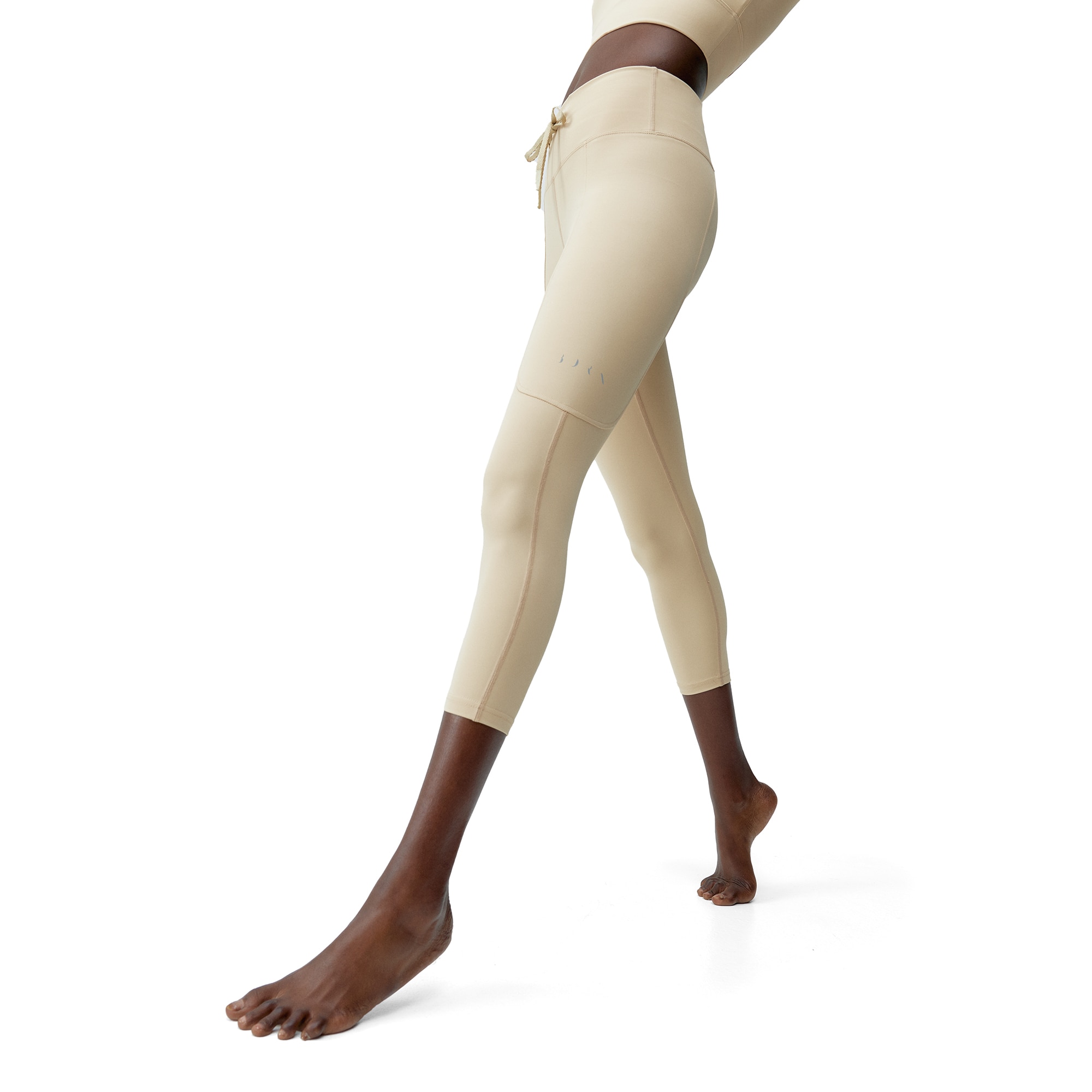 Born Malla de mujer Esme Living Yoga Negro