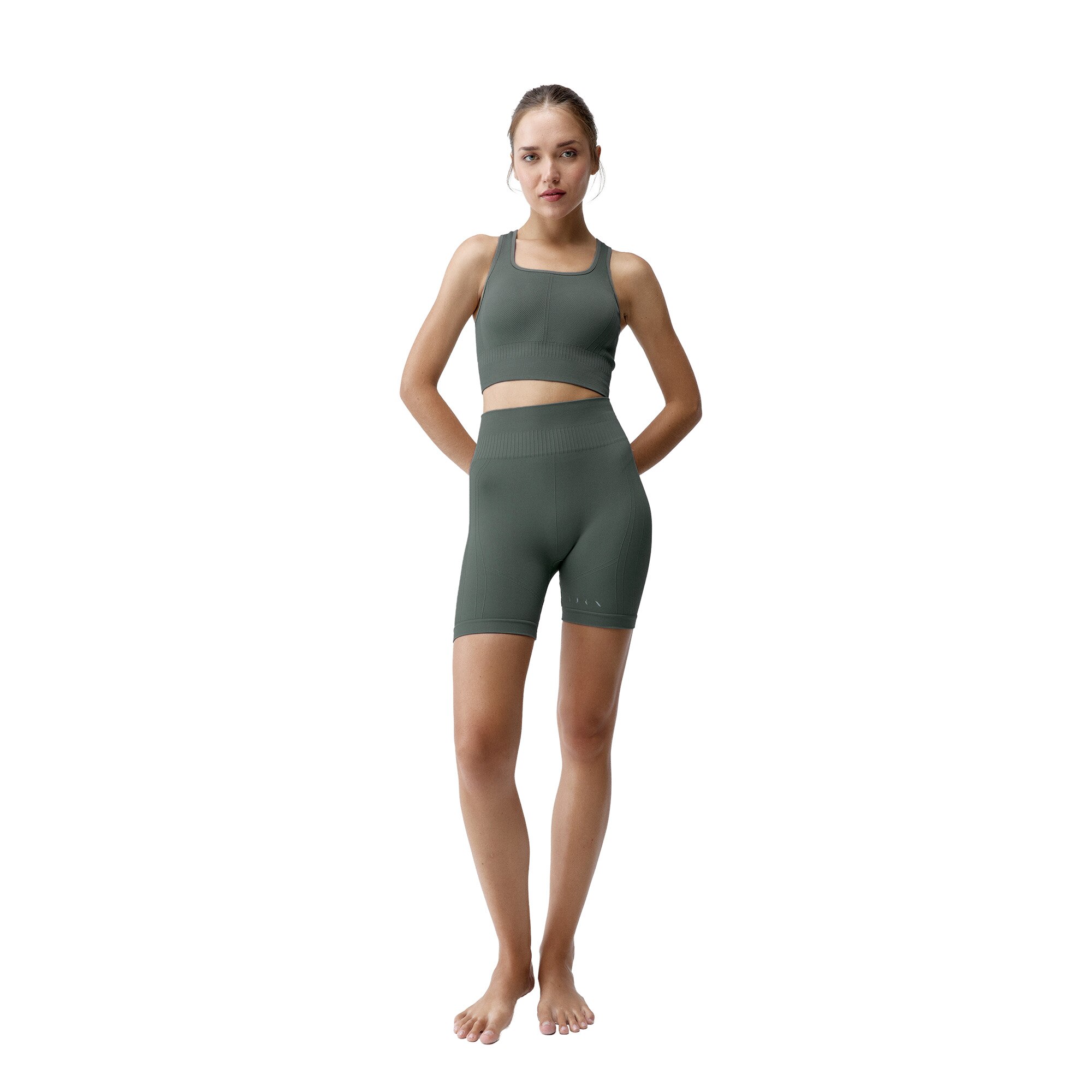 Imagen 4 de Short de mujer Eris Born Living Yoga - Verde Oliva Verde Oliva