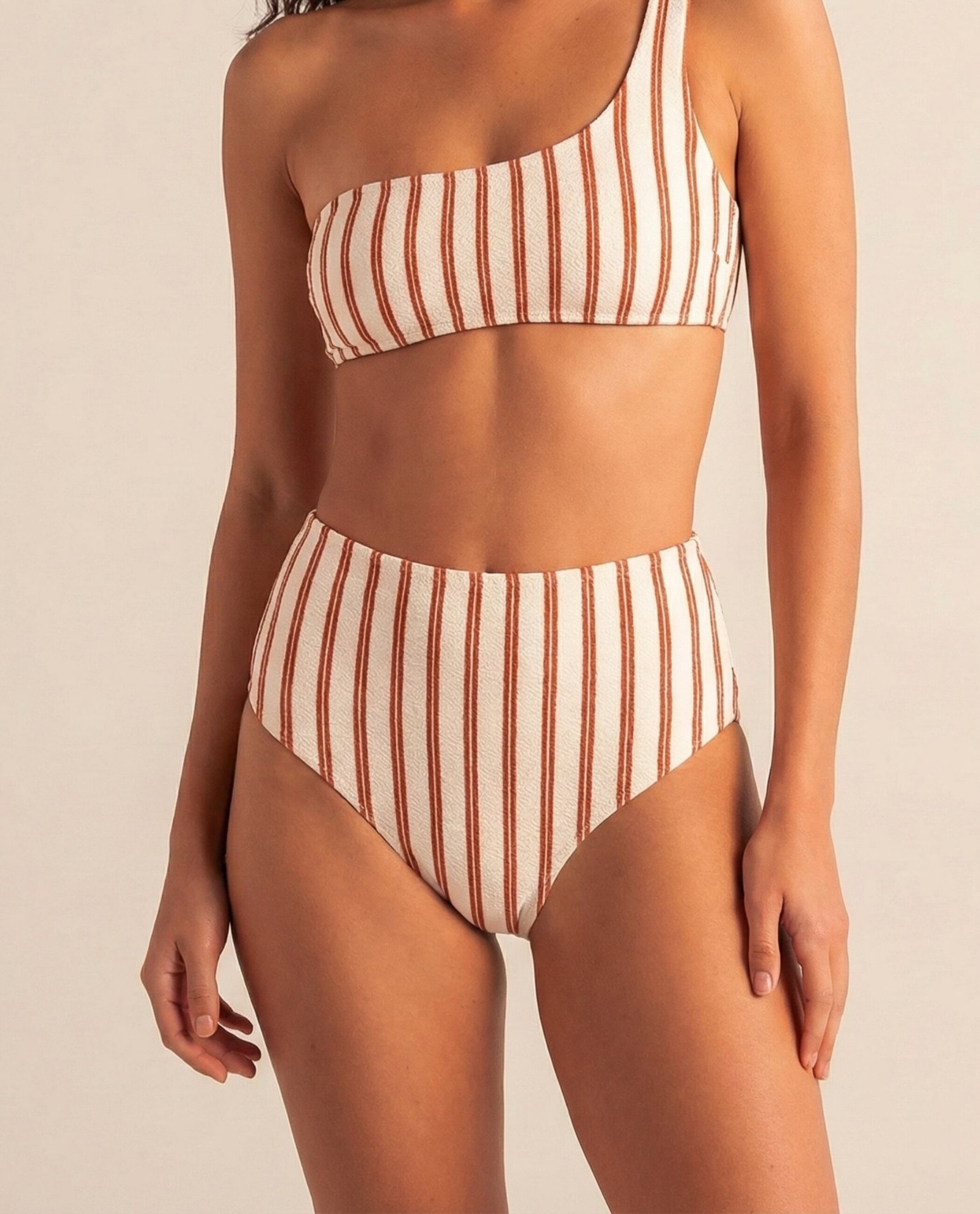 Robin Collection - Braga alta de bikini Mandorla con cobertura clásica, forro y estructura.