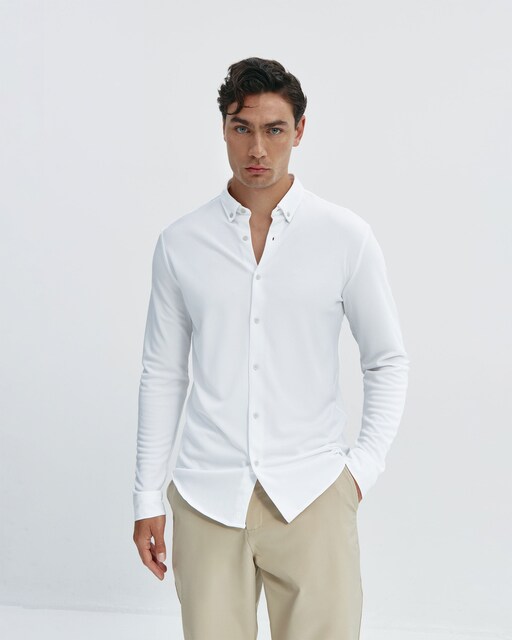 Imagen 0 de Camisa non iron de hombre corte classic lisa en blanco