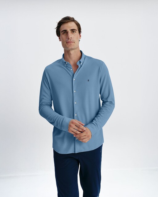 Imagen 0 de Camisa antimanchas de hombre corte regular lisa en azul