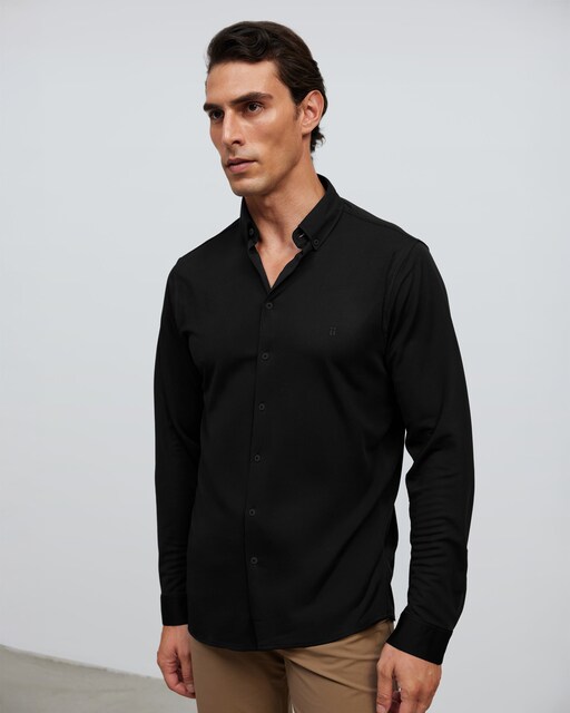 Imagen 0 de Camisa non iron de hombre corte regular en negro