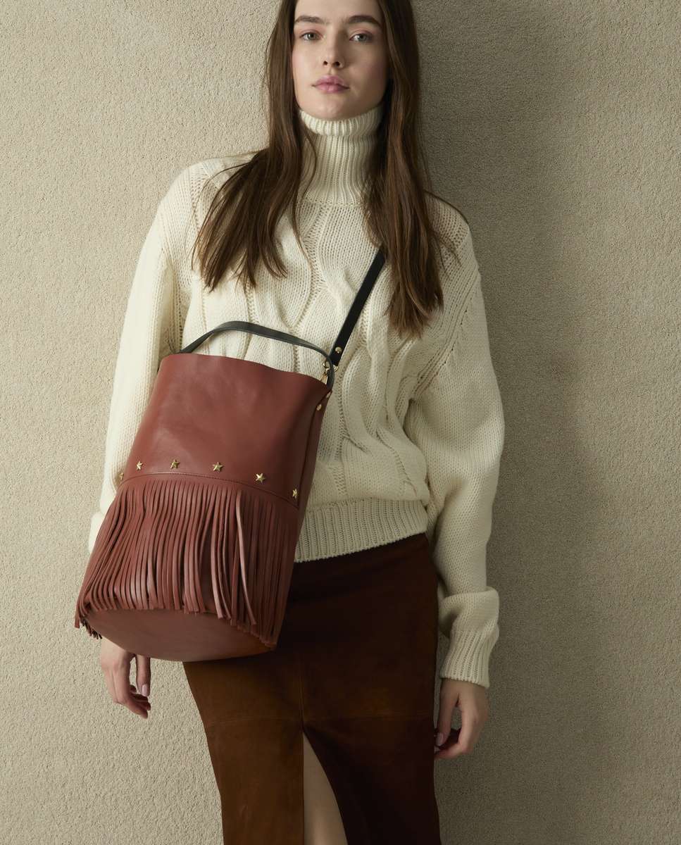 Bolso grande de piel estilo cubo con flecos un asa fija corta y una larga - Mercules - Teja Teja-2