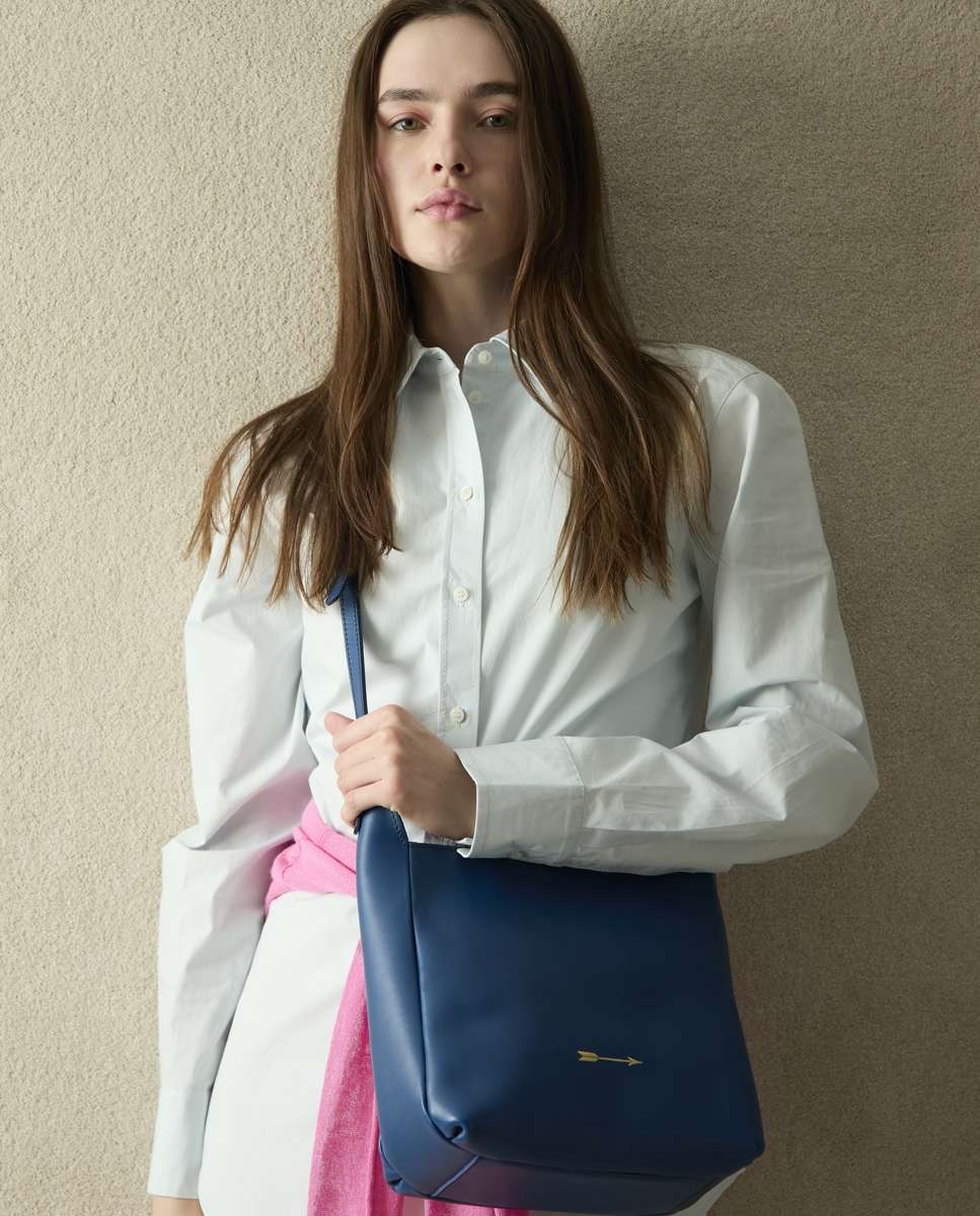Bolso mediano de piel estilo bandolera con estructura rectangular y asa regulable - Mercules - Navy Navy-2