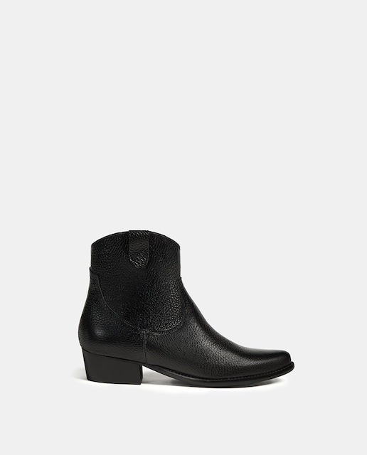 Imagen 0 de Botines de mujer de piel estilo cowboy