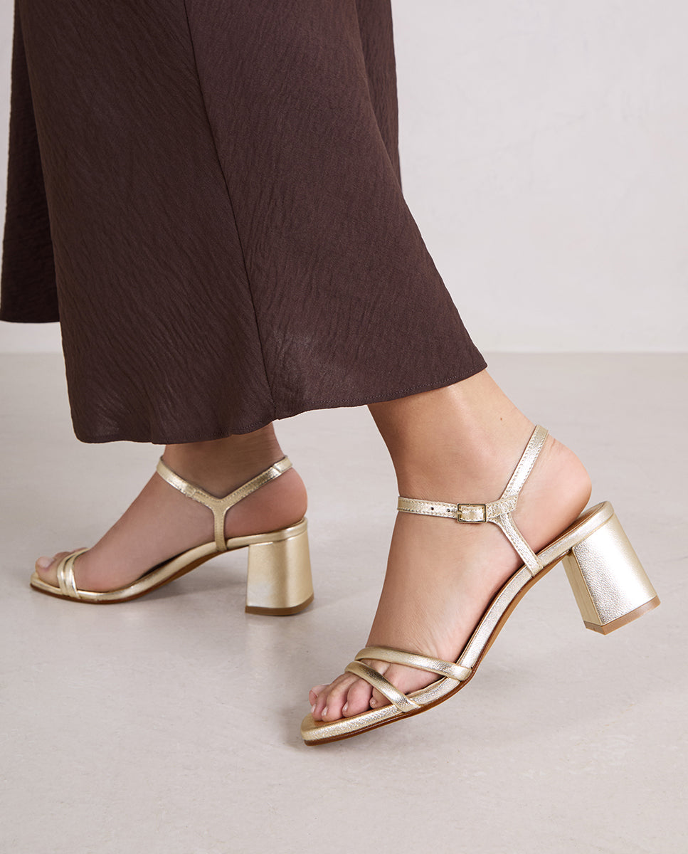 Sandalias de tacón de mujer de piel con hebilla ajustable - Bryan Stepwise - Dorado Dorado-2