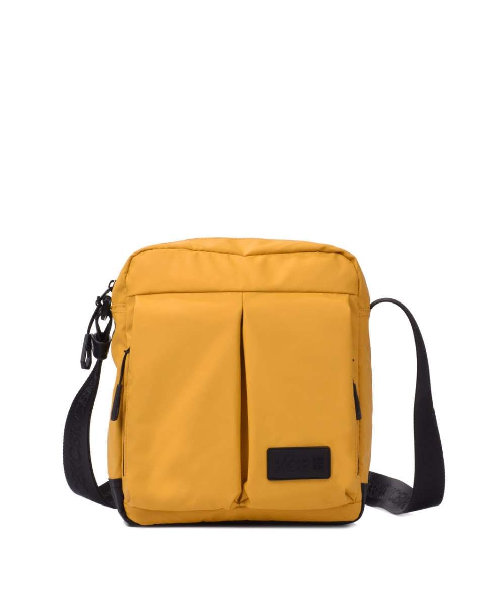 Imagen 0 de Bandolera mediana de hombre color mostaza con cremallera Mostaza