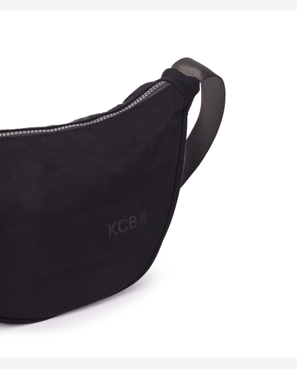 Bandolera de mujer Wide triangular color negro · Kcb · El Corte Inglés