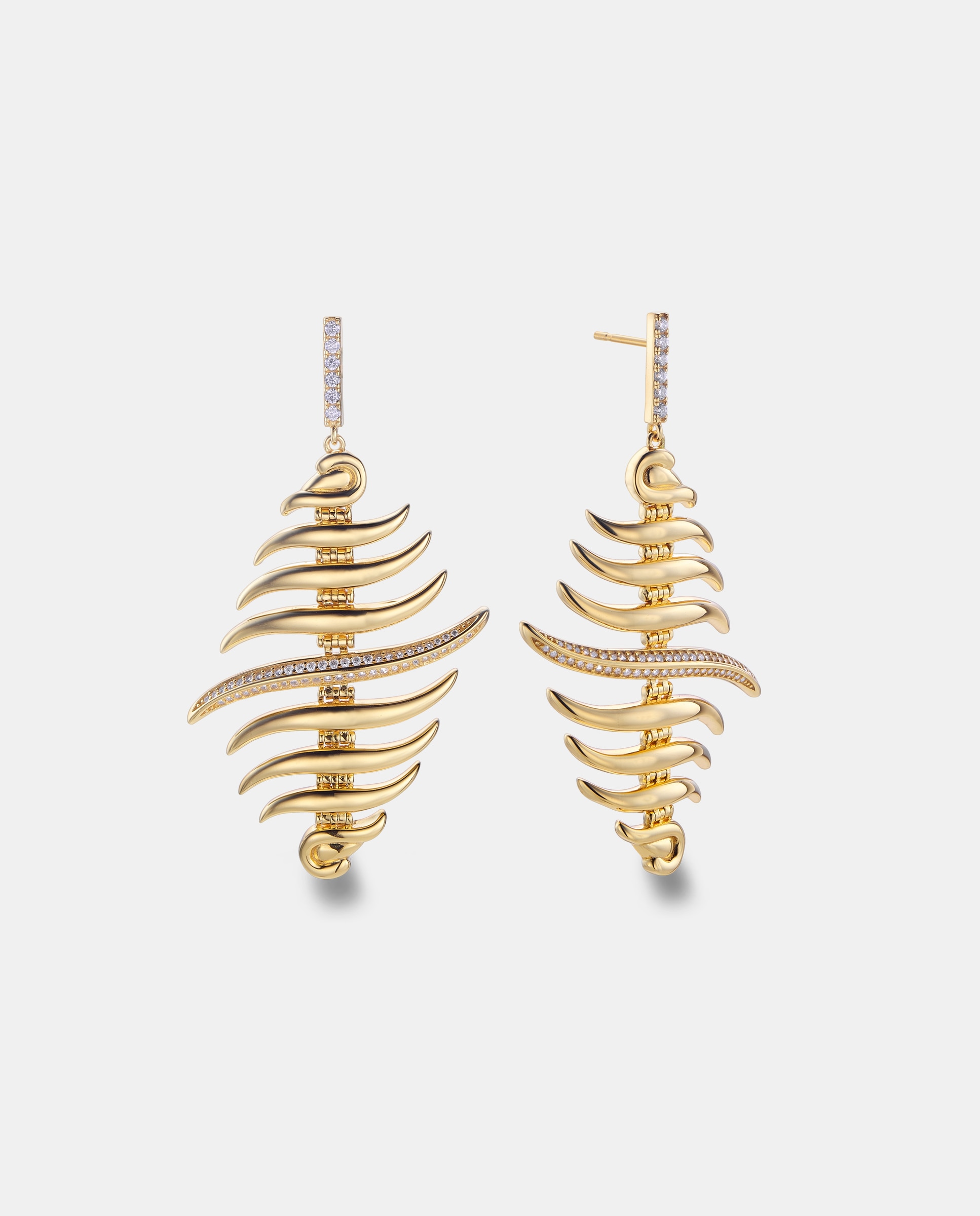 Imagen 1 de Pendientes grandes edicion limitada de plata con acabado en oro amarillo 18k con topacio blanco Dorado