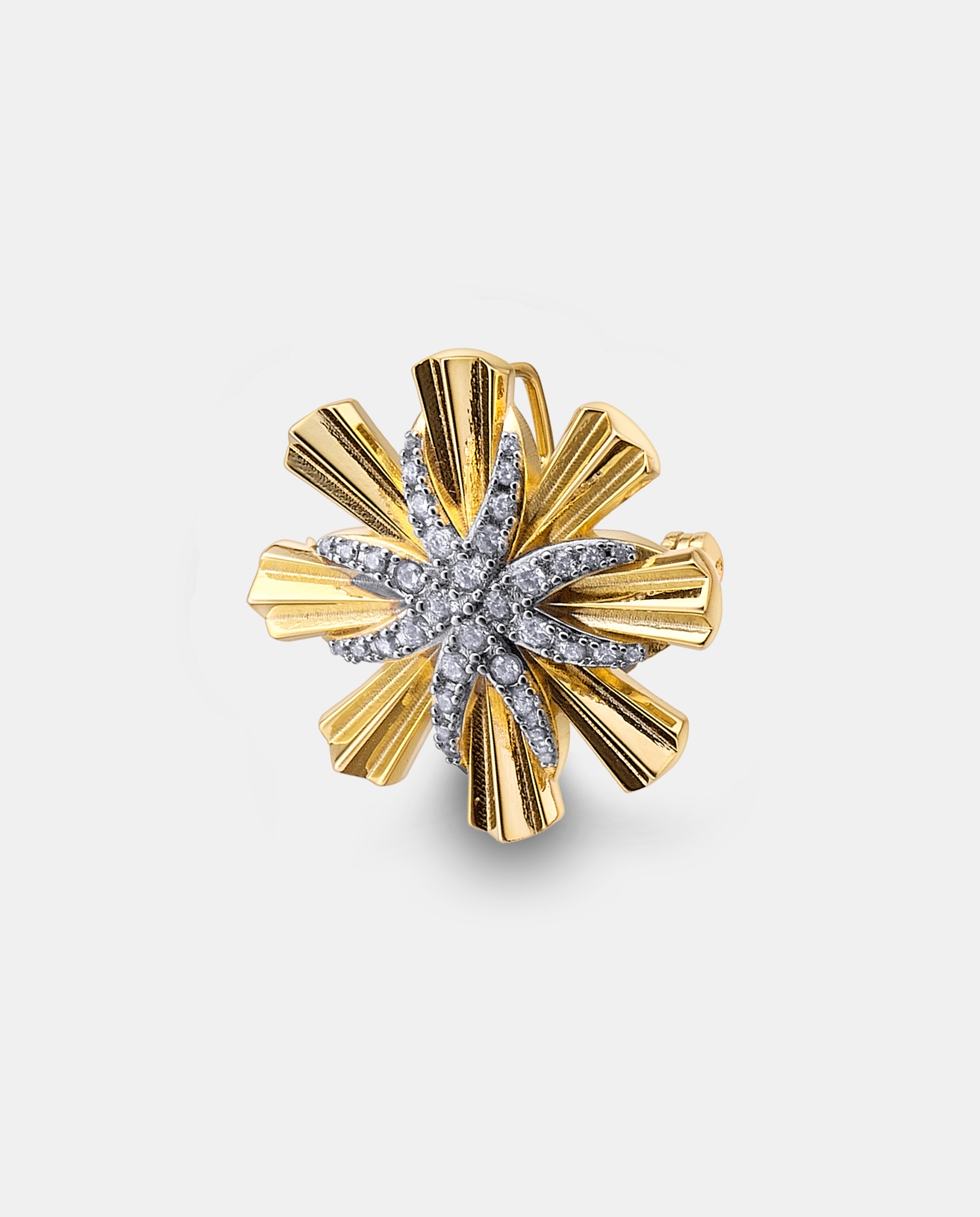 Imagen 0 de Broche edición limitada estrella de plata con acabado de oro amarillo 18k y pavé Brillo