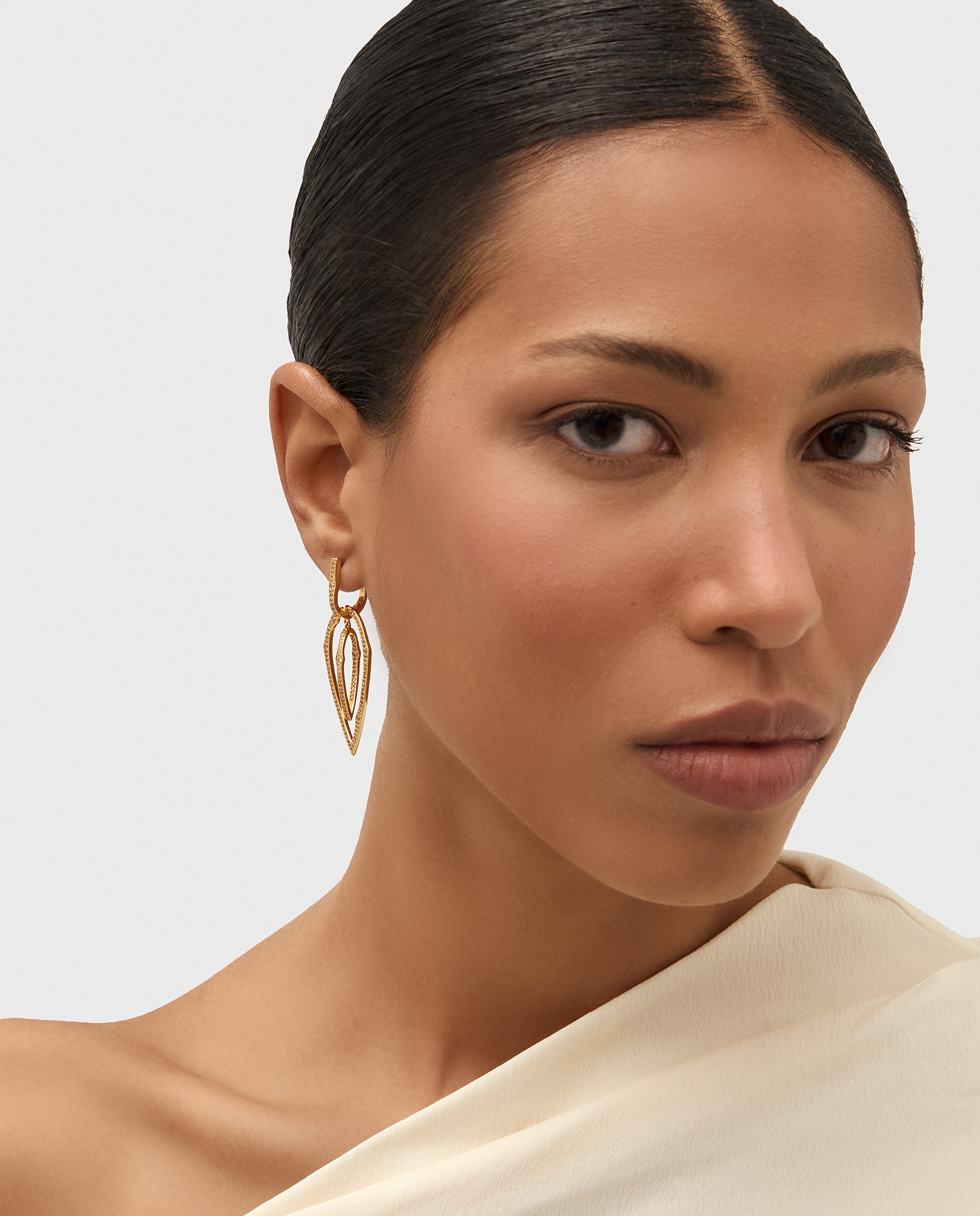 Pendientes edición limitada de plata con acabado de oro amarillo 18k y pavé - Duran Exquse - Brillo Brillo-2
