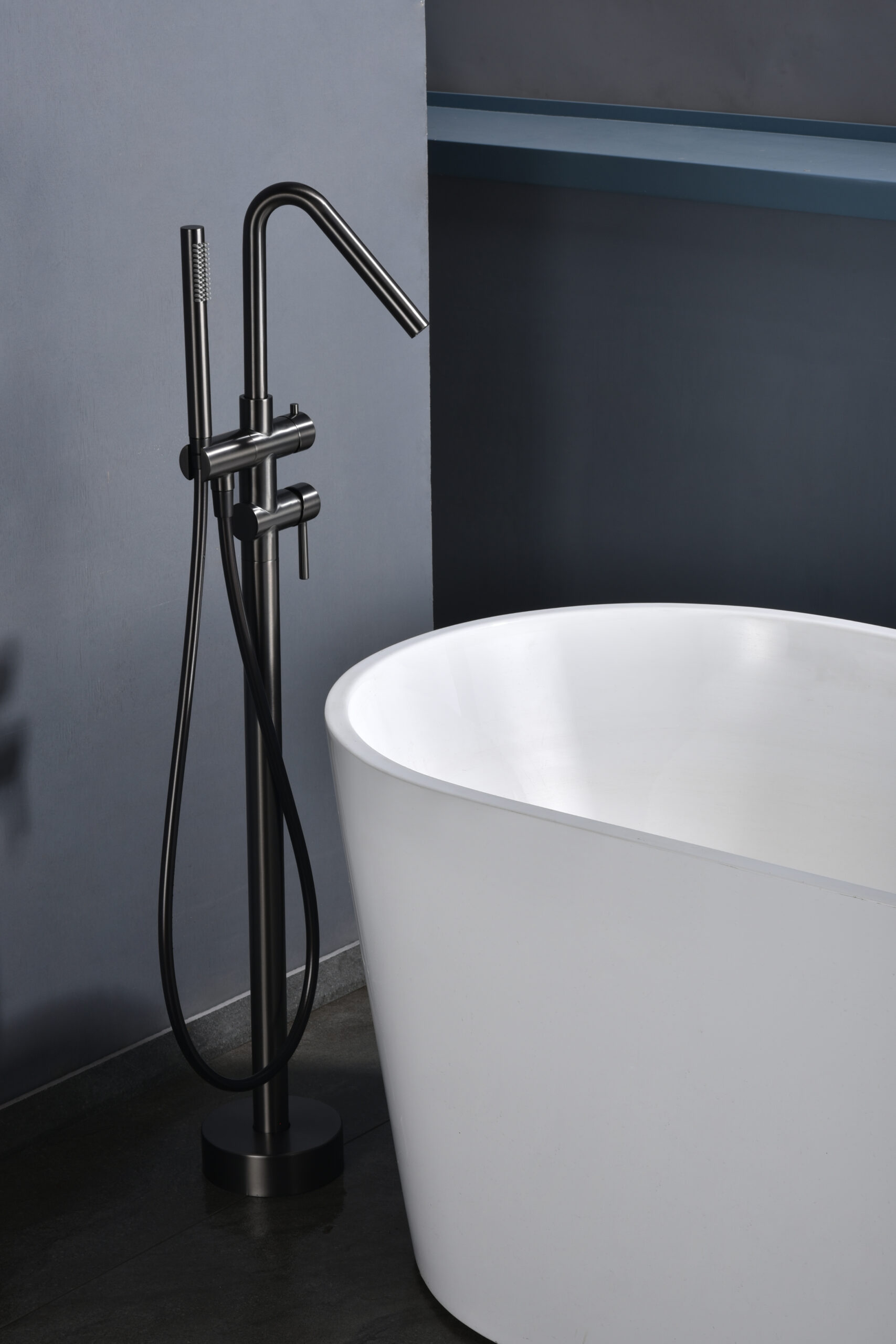 Imagen 2 de Grifo monomando de pie para bañera Córcega Imex - Negro Negro