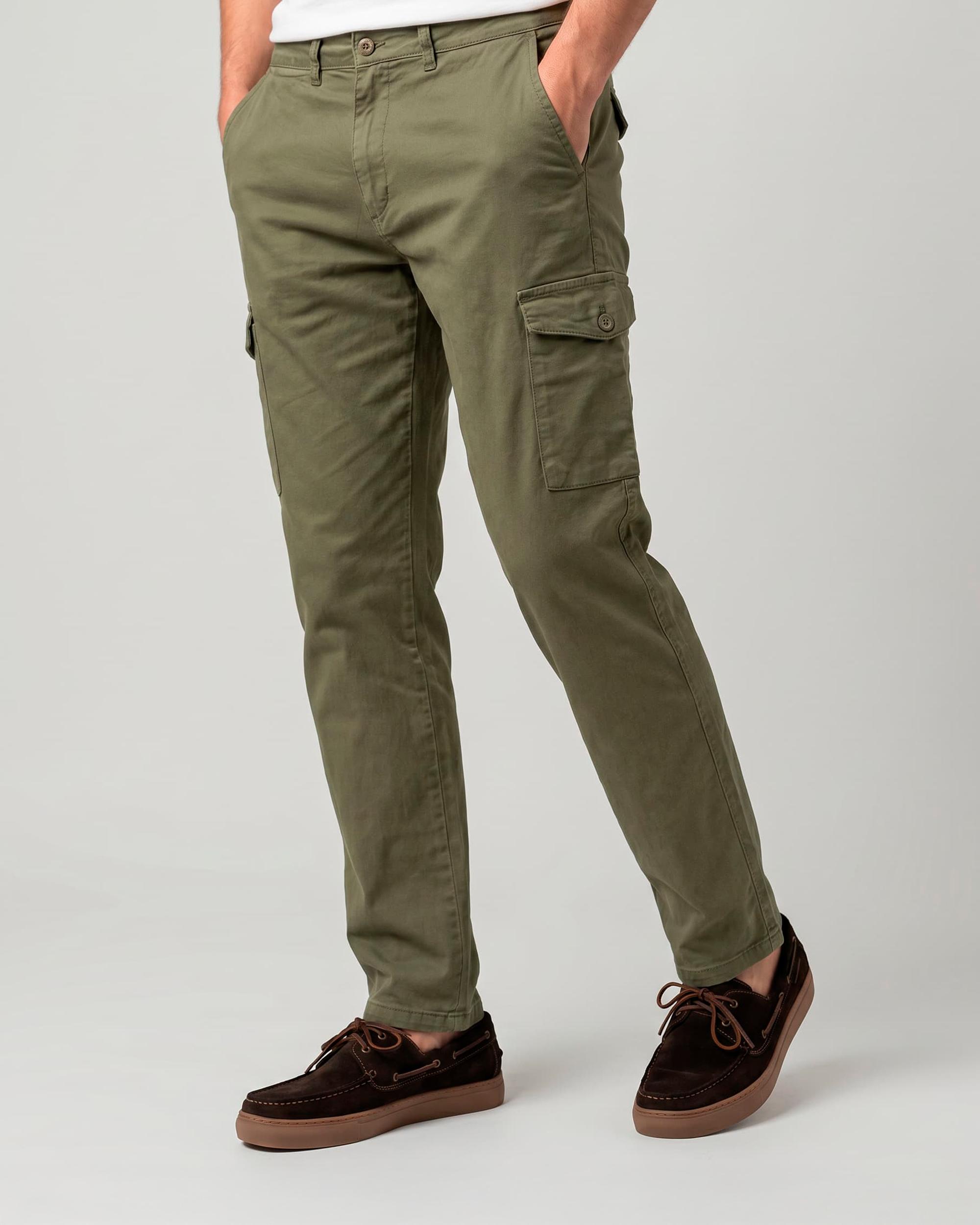 Imagen 2 de Pantalón cargo de hombre slim con logo en bolsillo trasero - Makarthy - Verde militar Verde militar