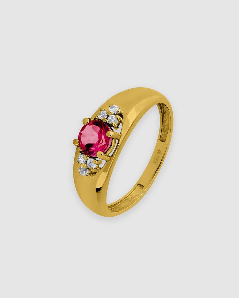 Imagen 0 de Anillo tucán de plata bañada en oro de 18k montado en rodolita  y piedra blanca Rojo cereza