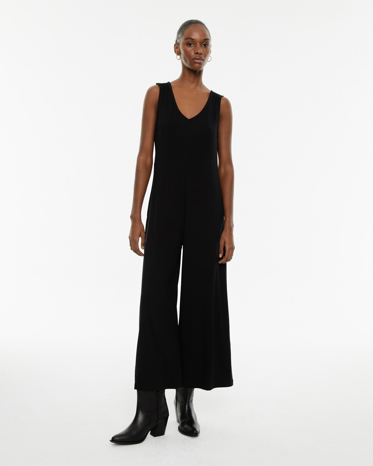 System Action - Mono de mujer largo entallado con escote pico.