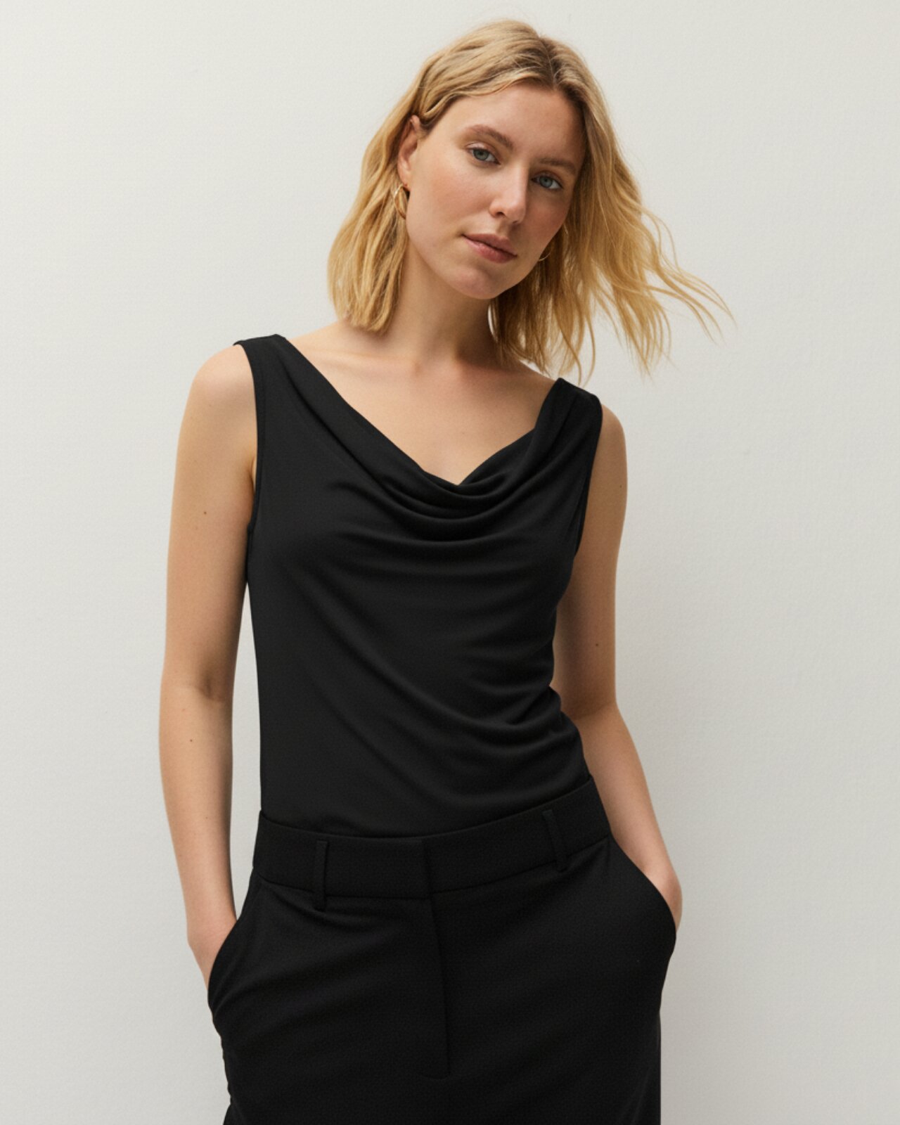 Top de mujer sin mangas - System Action - Negro Negro-1