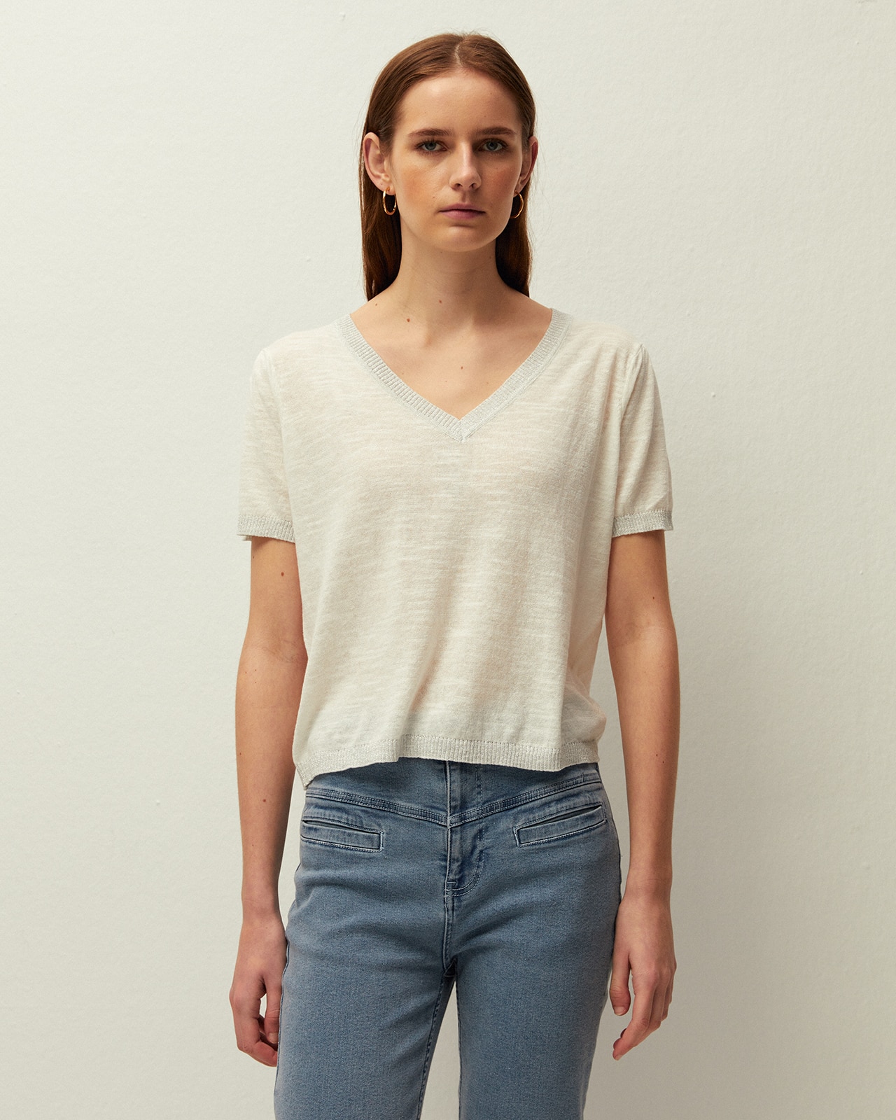 System Action - Jersey de mujer de lino con escote pico y manga corta.