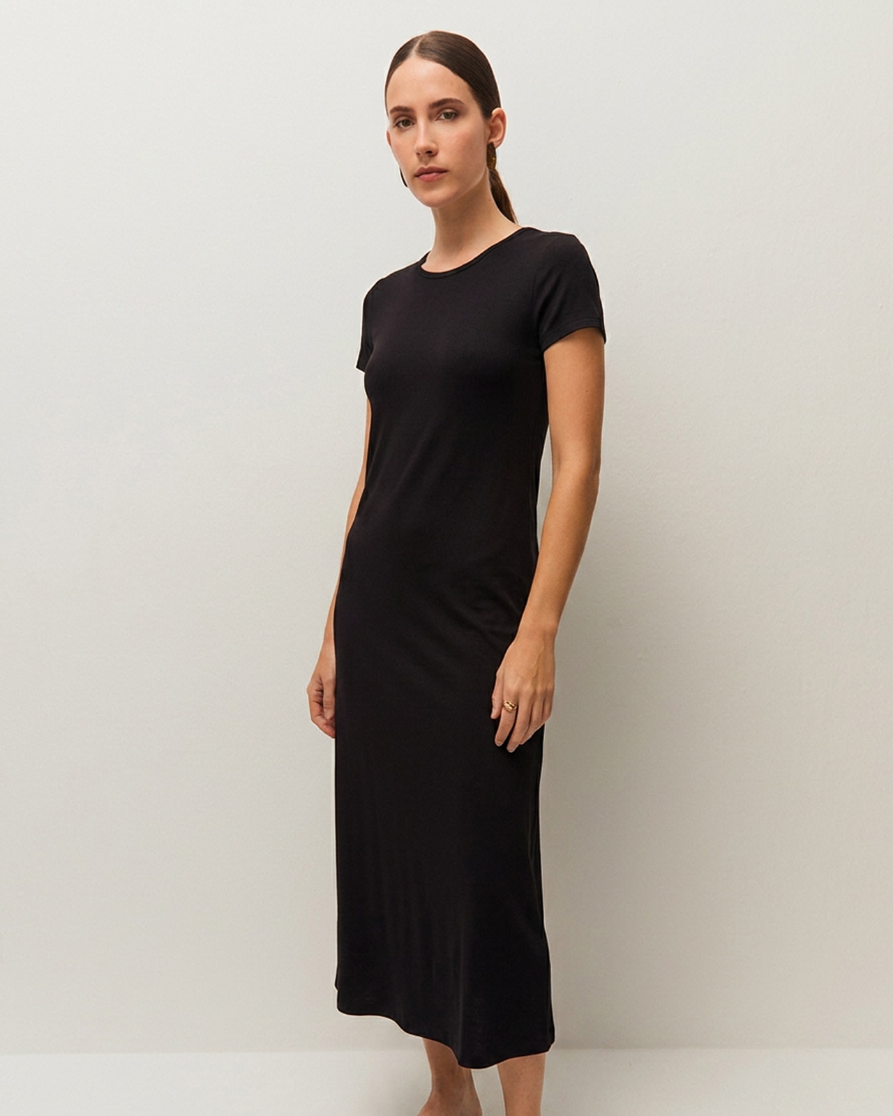 Vestido midi con abertura trasera y manga corta - System Action - Negro Negro-5