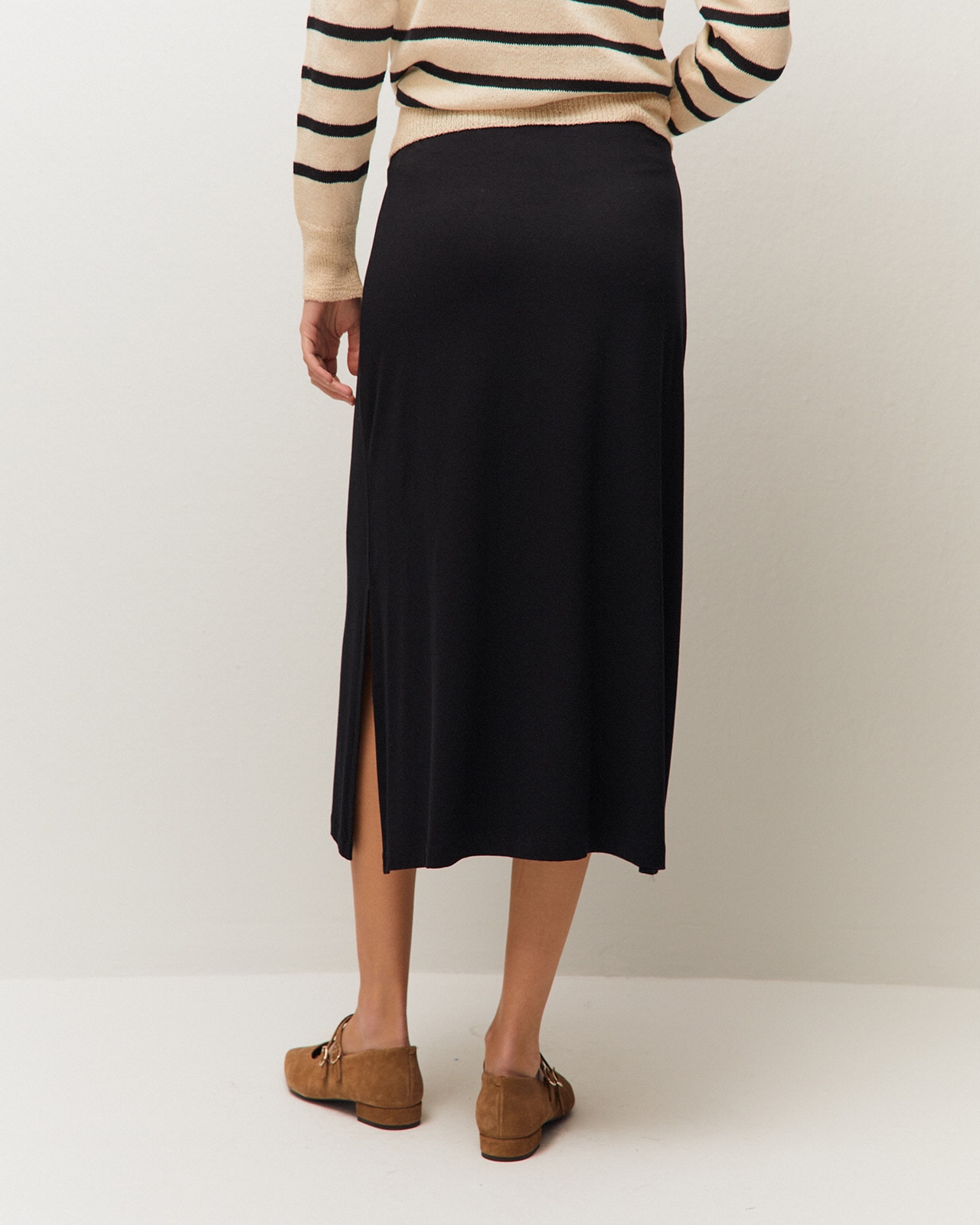Falda midi con abertura lateral y goma en la cintura - System Action - Negro Negro-3