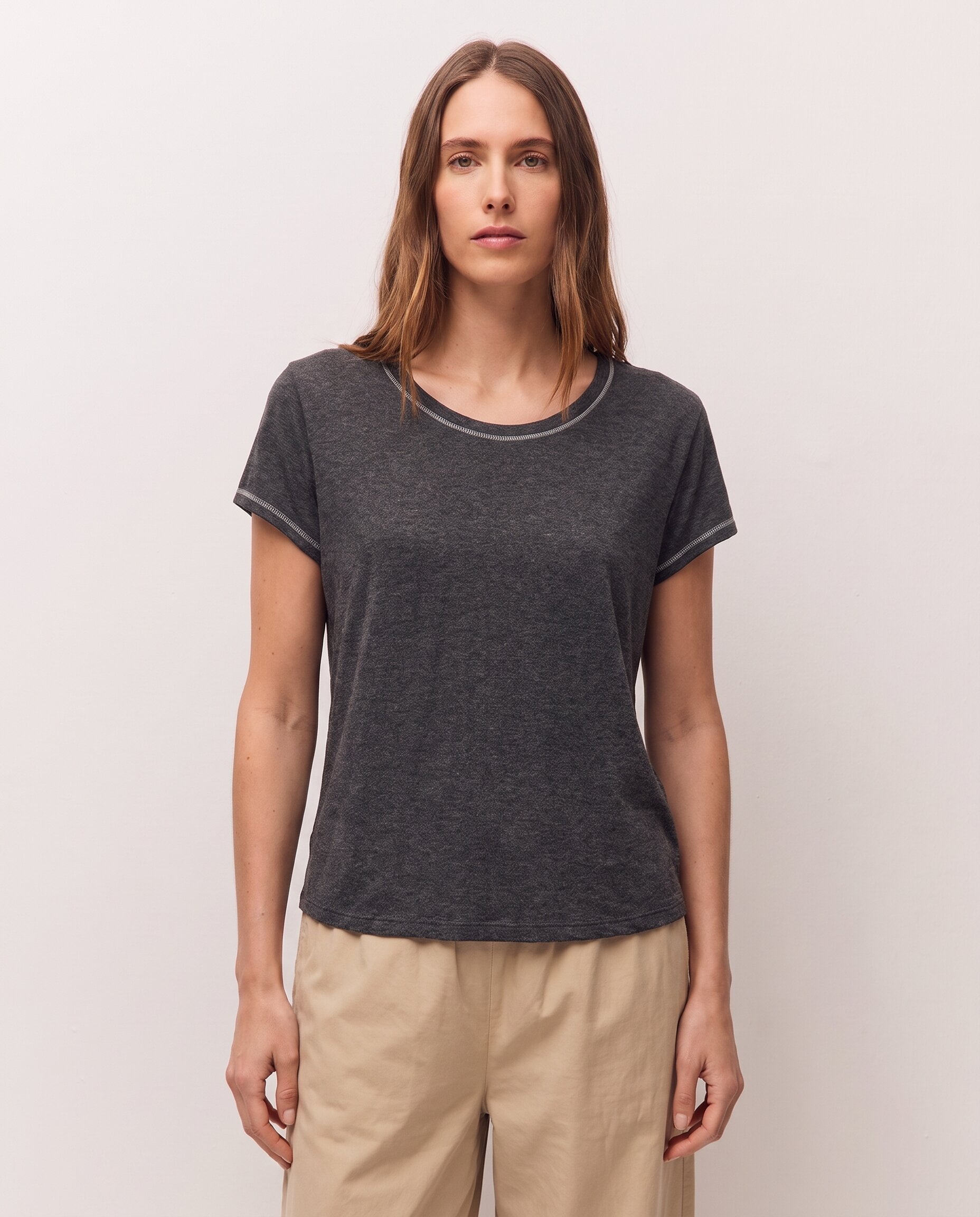 Camiseta de mujer con costuras a contraste y manga corta - System Action - Gris oscuro Gris oscuro-2