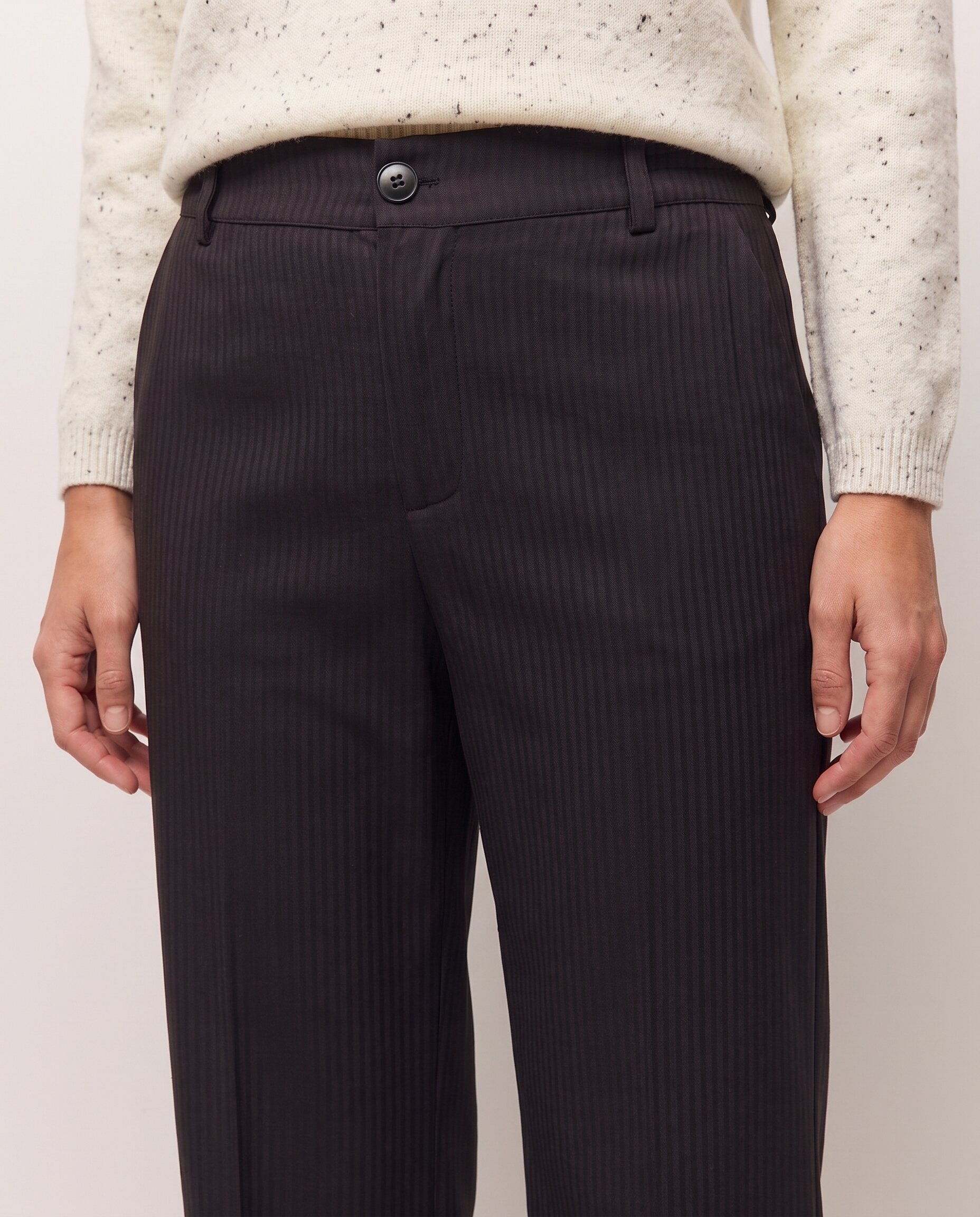 Pantalón largo recto de mujer de raya diplomática con goma en la espalda - System Action - Gris oscuro Gris oscuro-4