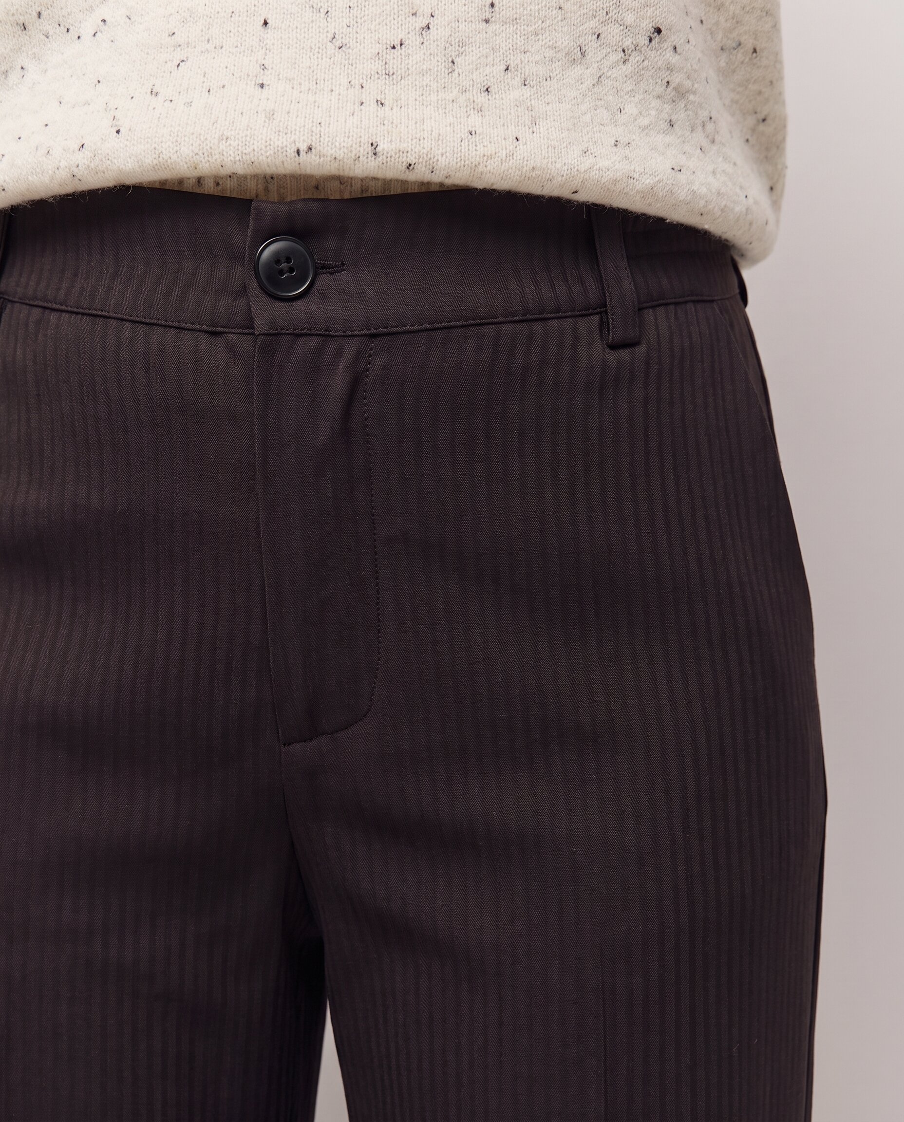 Pantalón largo recto de mujer de raya diplomática con goma en la espalda - System Action - Gris oscuro Gris oscuro-5