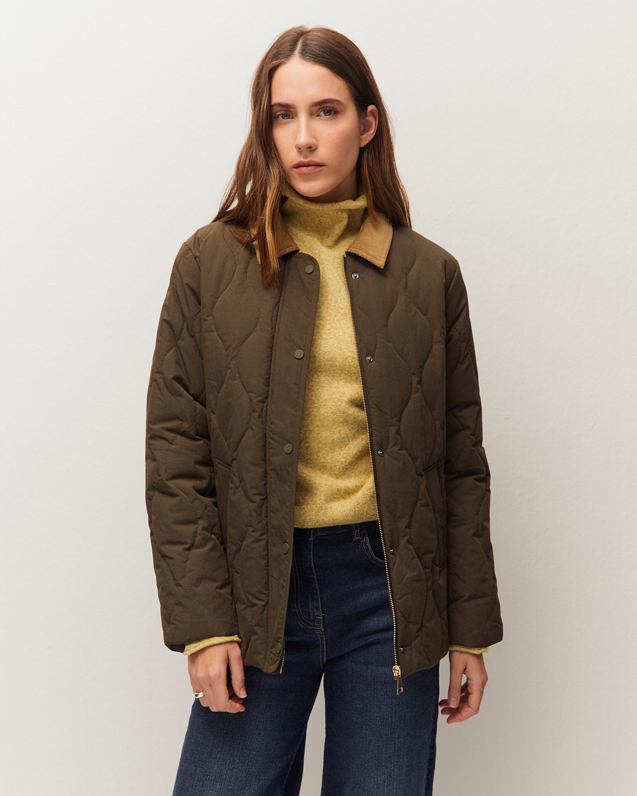 Anorak de mujer con cuello camisero de pana y bolsillos delanteros - System Action - Verde Verde-2