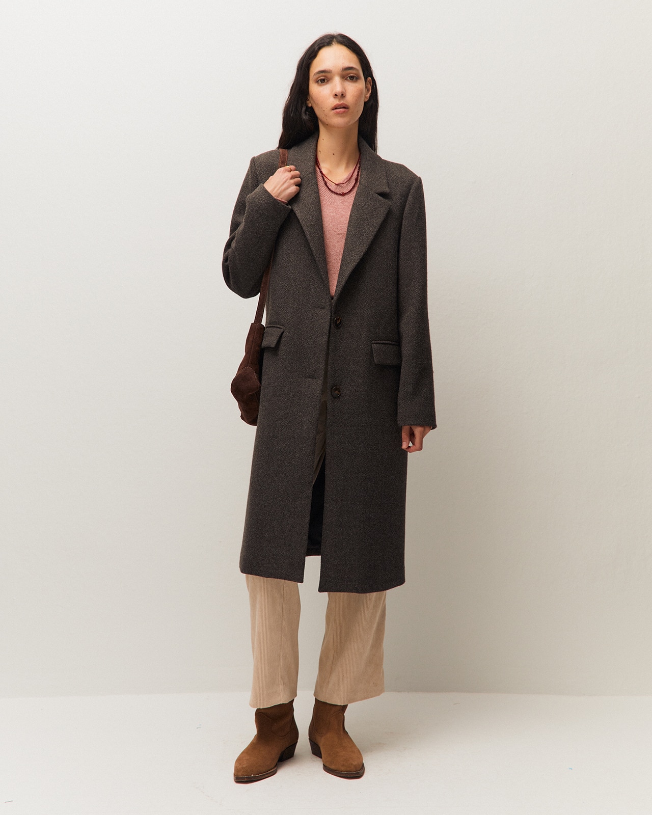 Abrigo básico de mujer con cuello solapa y bolsillos con tapeta - System Action - Gris Gris-1