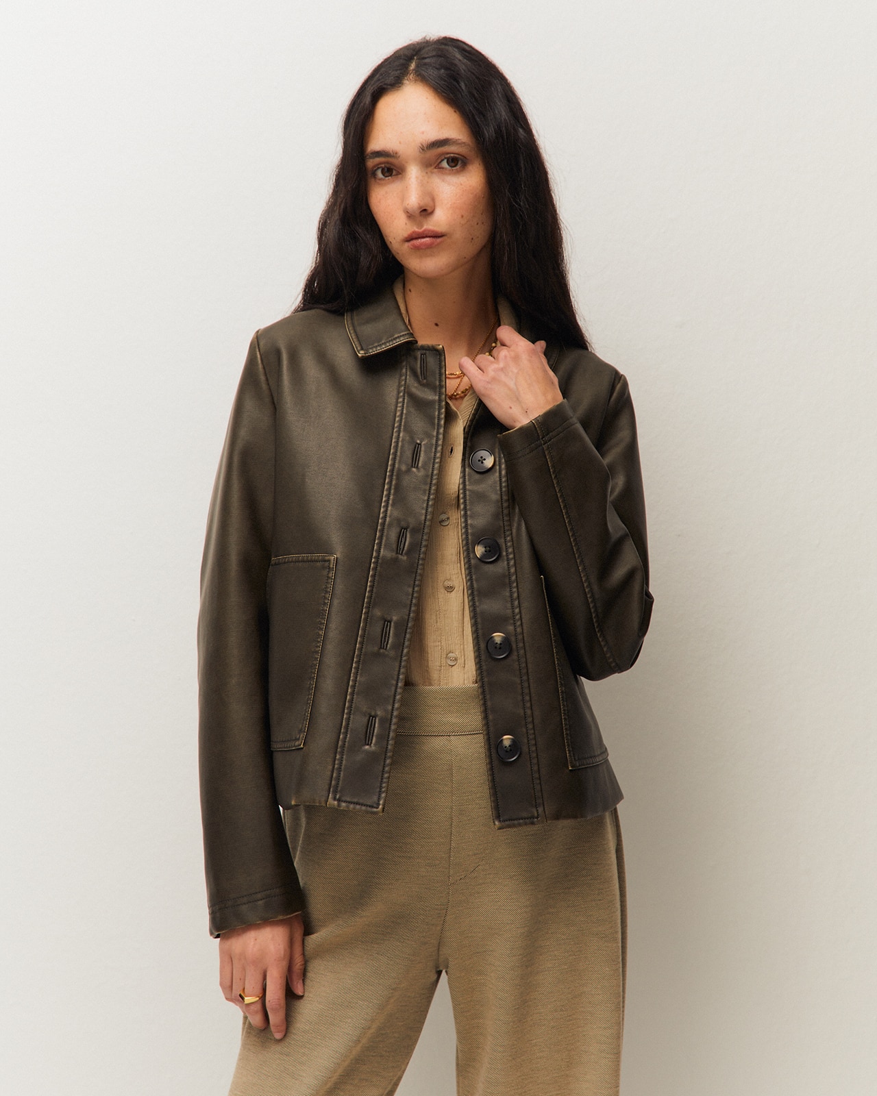 Cazadora de mujer con efecto piel y escote camisero con botones - System Action - Verde Verde-2