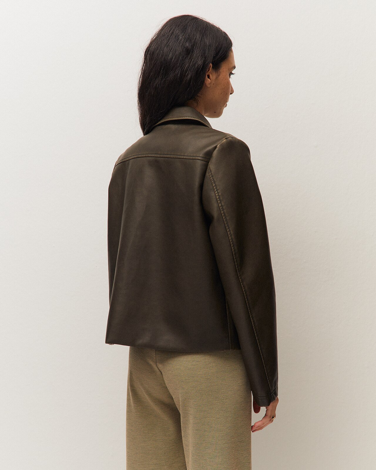 Cazadora de mujer con efecto piel y escote camisero con botones - System Action - Verde Verde-3