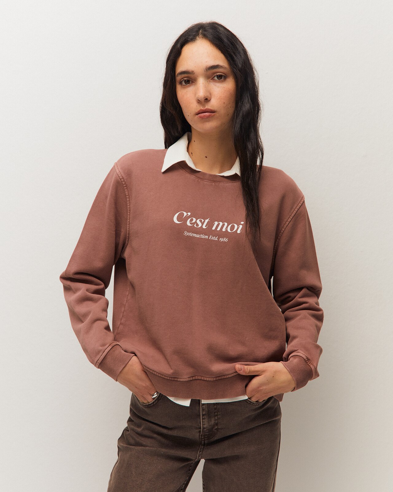 Sudadera de mujer con cuello redondo y estampado posicional delantero - System Action - Rosa Rosa-2