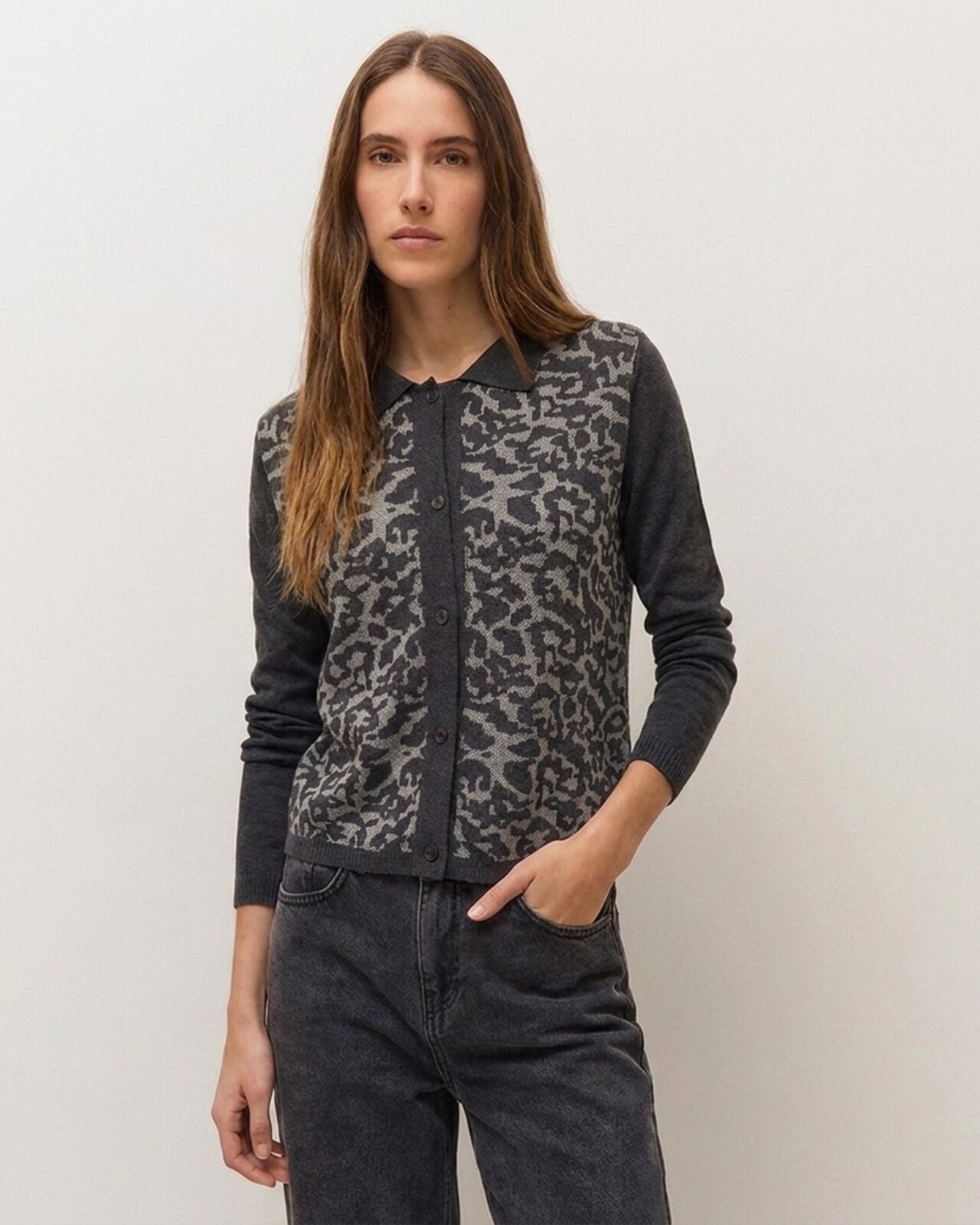 Cárdigan de mujer con jacquard en el delantero y espalda con estampado animal print - System Action - Gris oscuro Gris oscuro-2