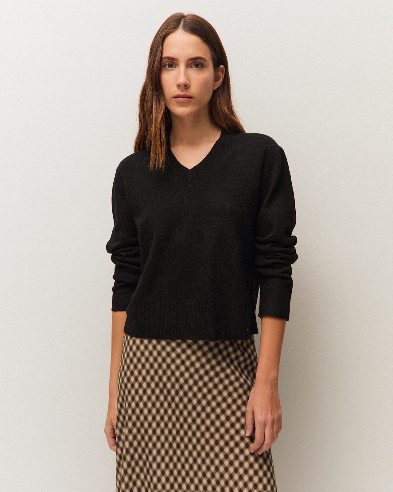 Jersey básico de mujer con escote pico y manga larga - System Action - Negro Negro-2
