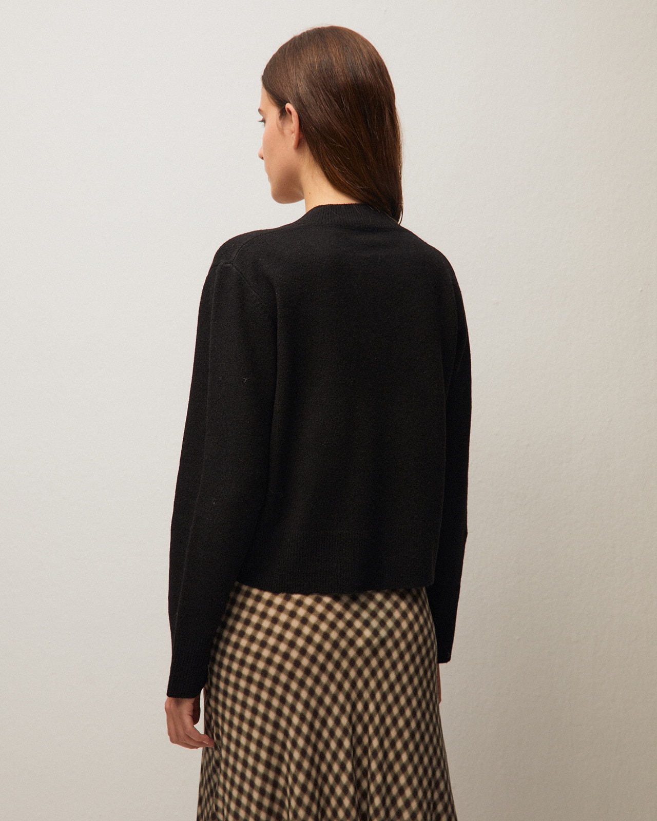 Jersey básico de mujer con escote pico y manga larga - System Action - Negro Negro-3