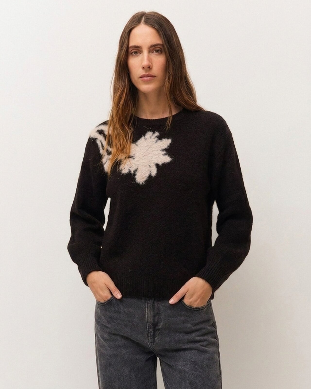 Jersey de mujer con jacquard floral y escote redondo - System Action - Negro Negro-2