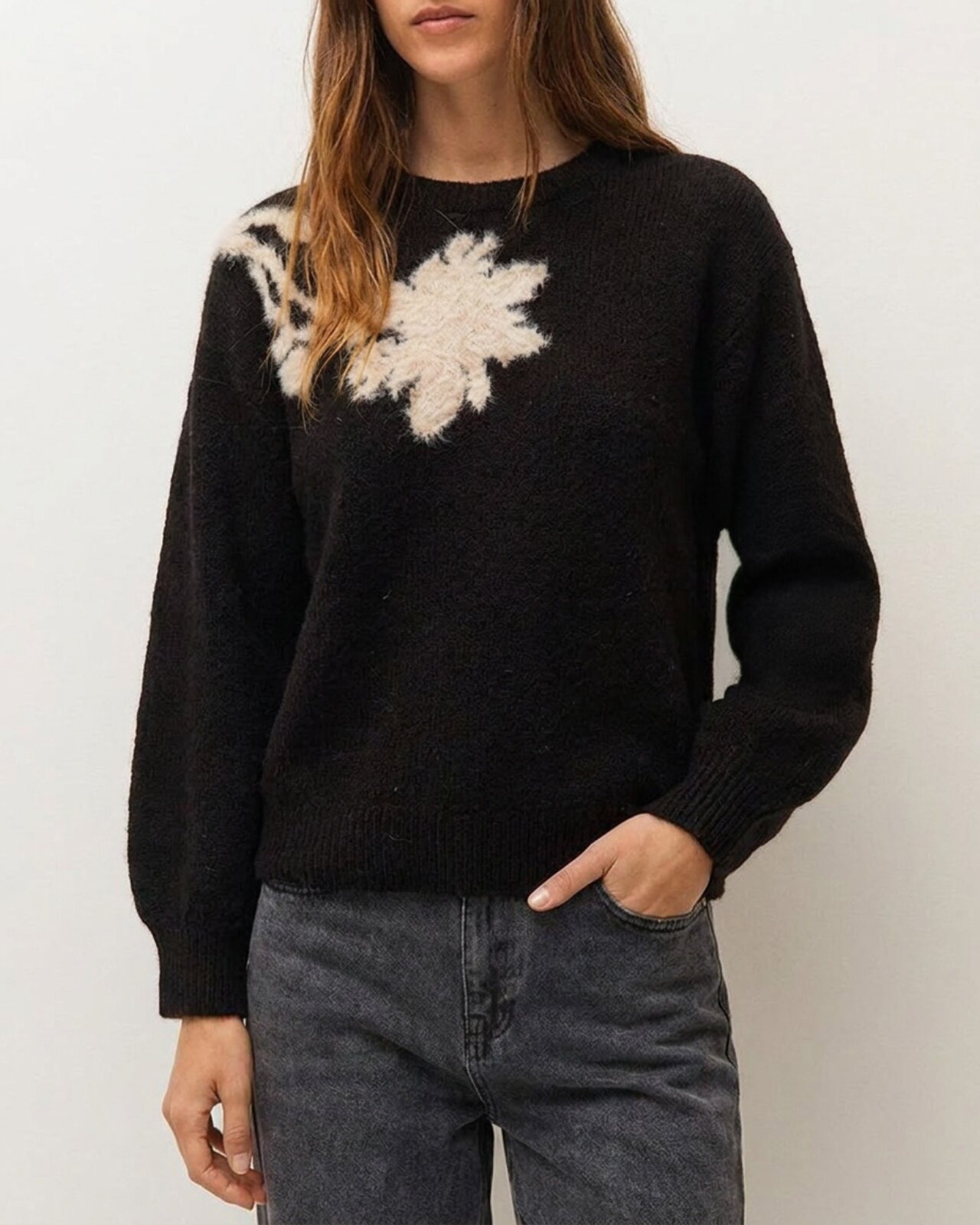 Jersey de mujer con jacquard floral y escote redondo - System Action - Negro Negro-4