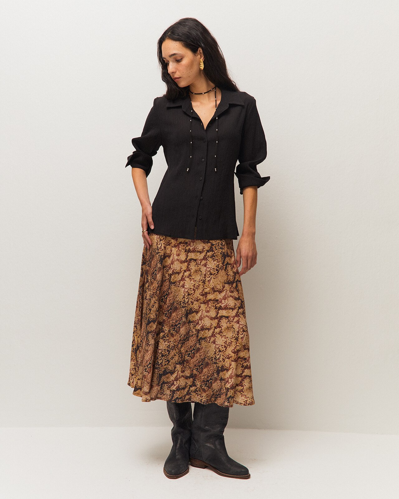 Camisa larga de mujer con cinturón y cuello camisero - System Action - Negro Negro-1