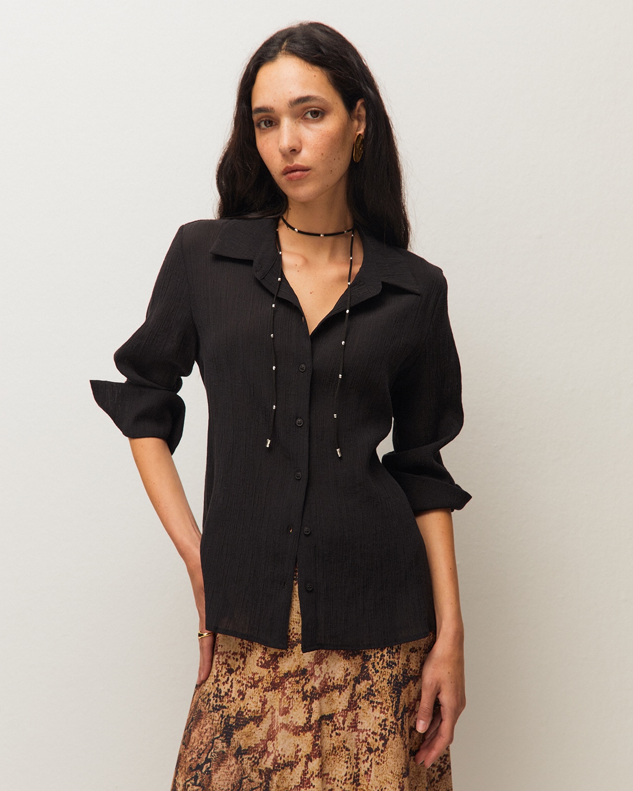 Camisa larga de mujer con cinturón y cuello camisero - System Action - Negro Negro-2