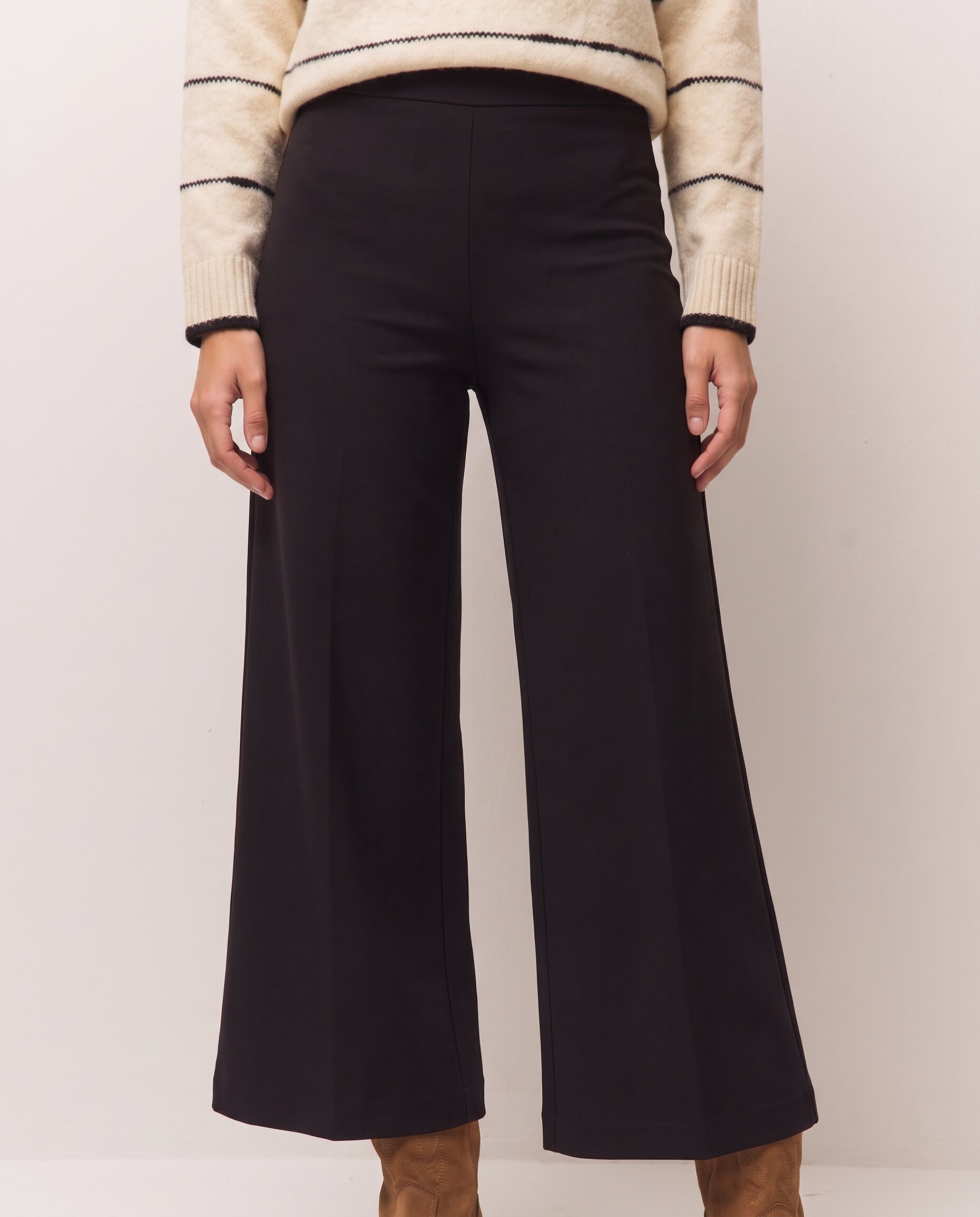 Pantalón ancho de mujer con goma en la cintura y tejido elástico - System Action - Negro Negro-4