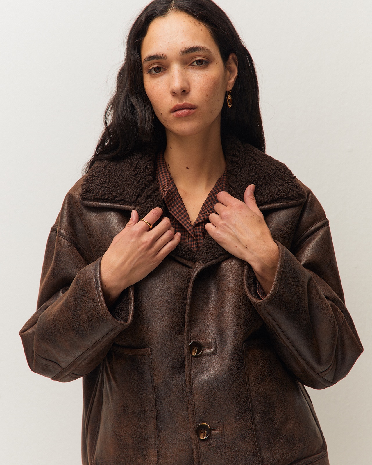 Chaqueta reversible de mujer con bolsillos plastrón - System Action - Marrón Marrón-4