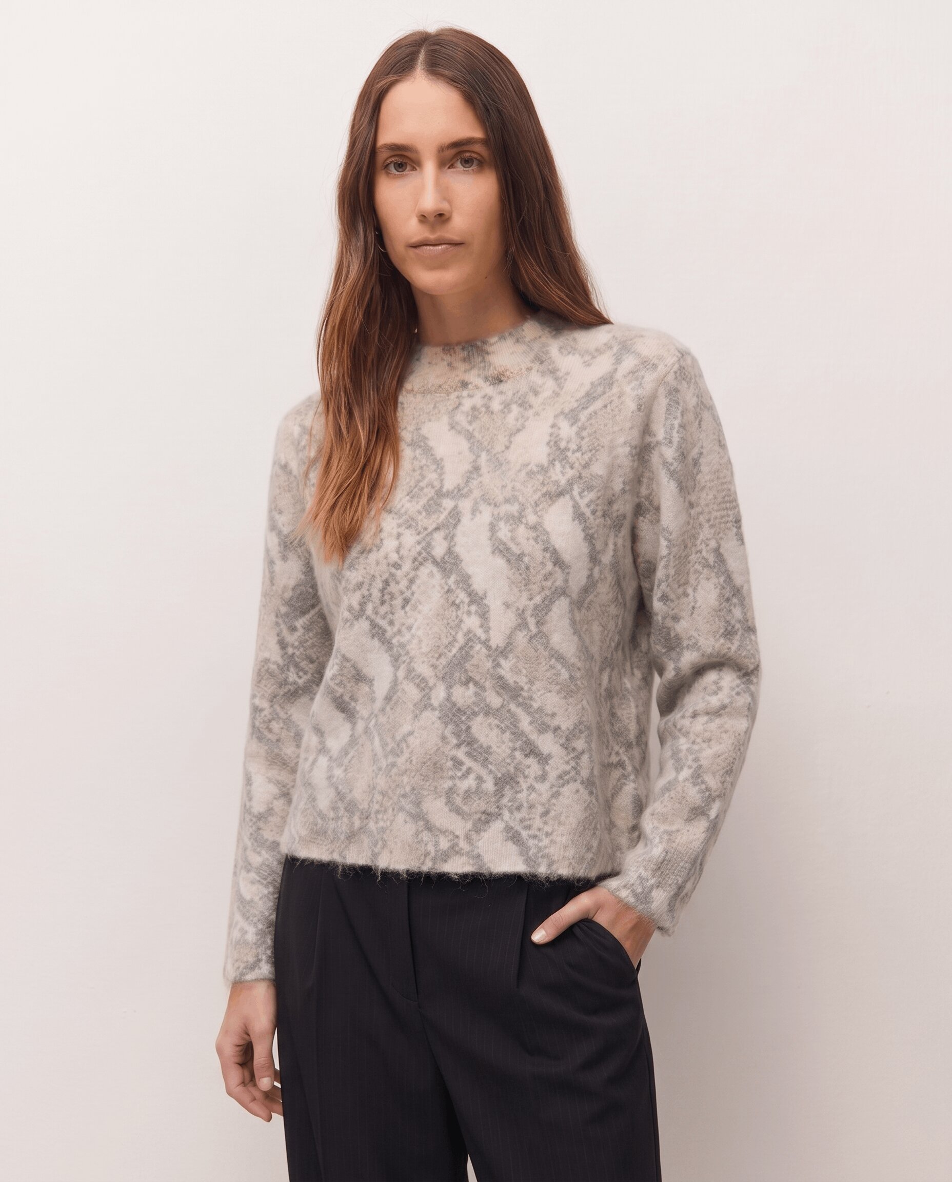Imagen 1 de Jersey de mujer con estampado animal print y cuello redondo - System Action - Beige Beige