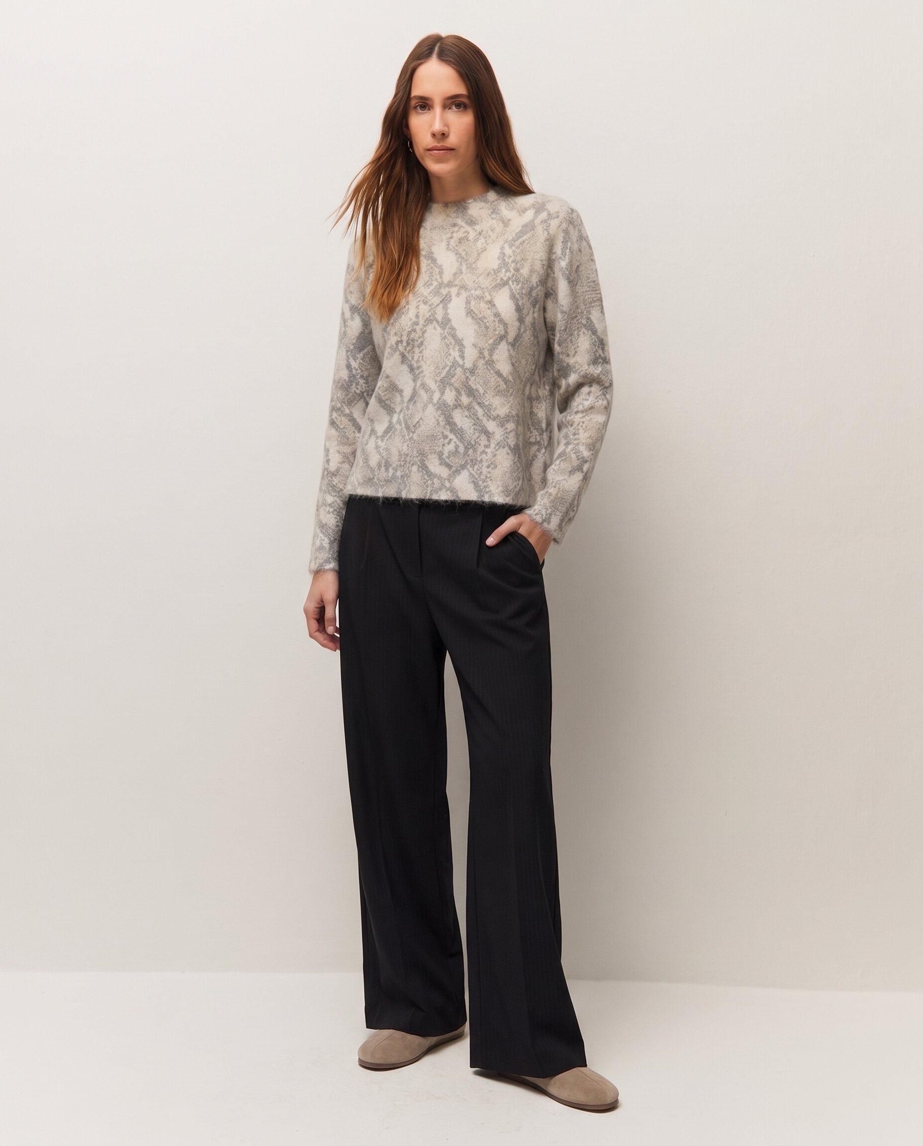 Imagen 3 de Jersey de mujer con estampado animal print y cuello redondo - System Action - Beige Beige