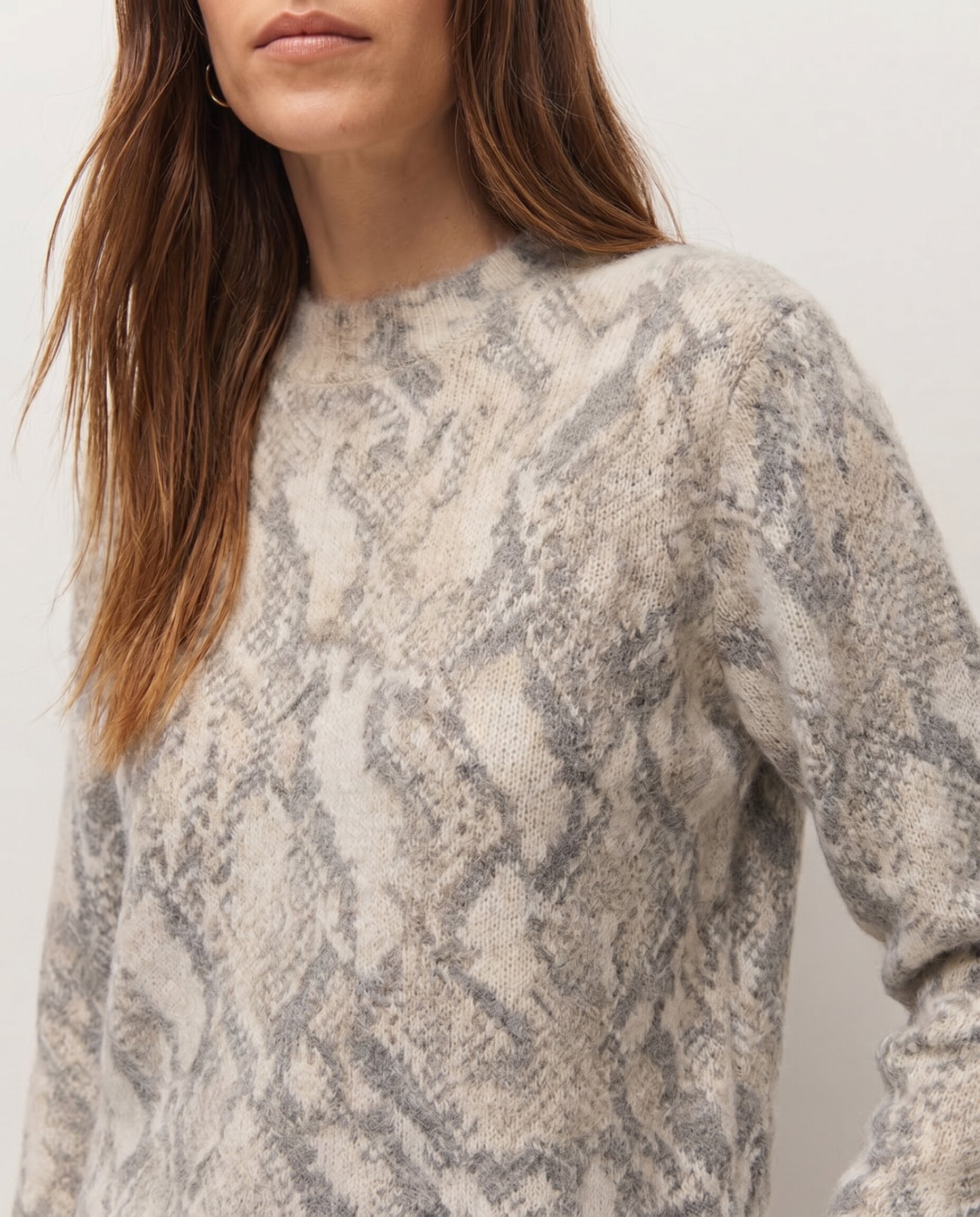 Imagen 4 de Jersey de mujer con estampado animal print y cuello redondo - System Action - Beige Beige