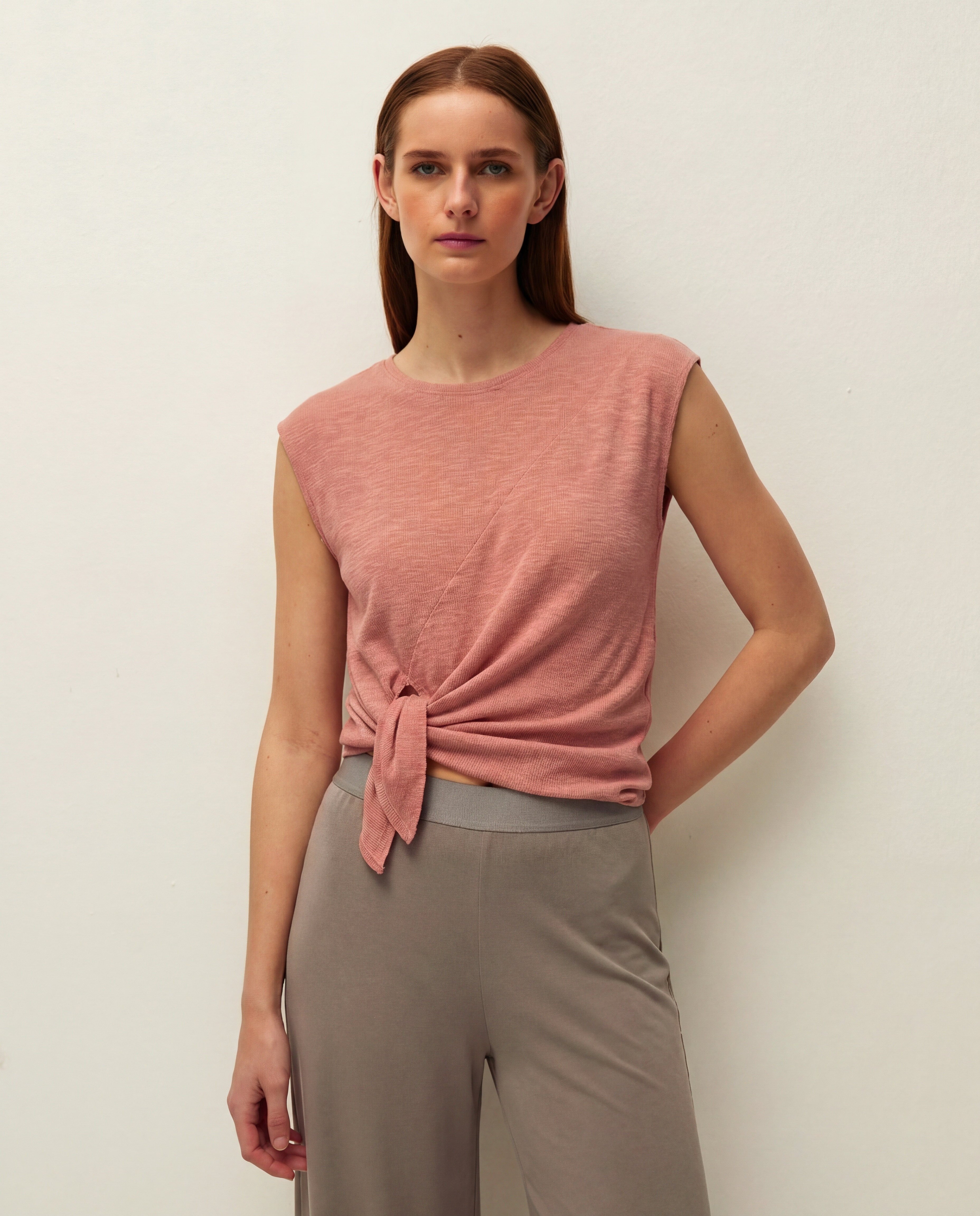 Camiseta de mujer con detalle de nudo y manga corta - System Action - Rosa Rosa-2