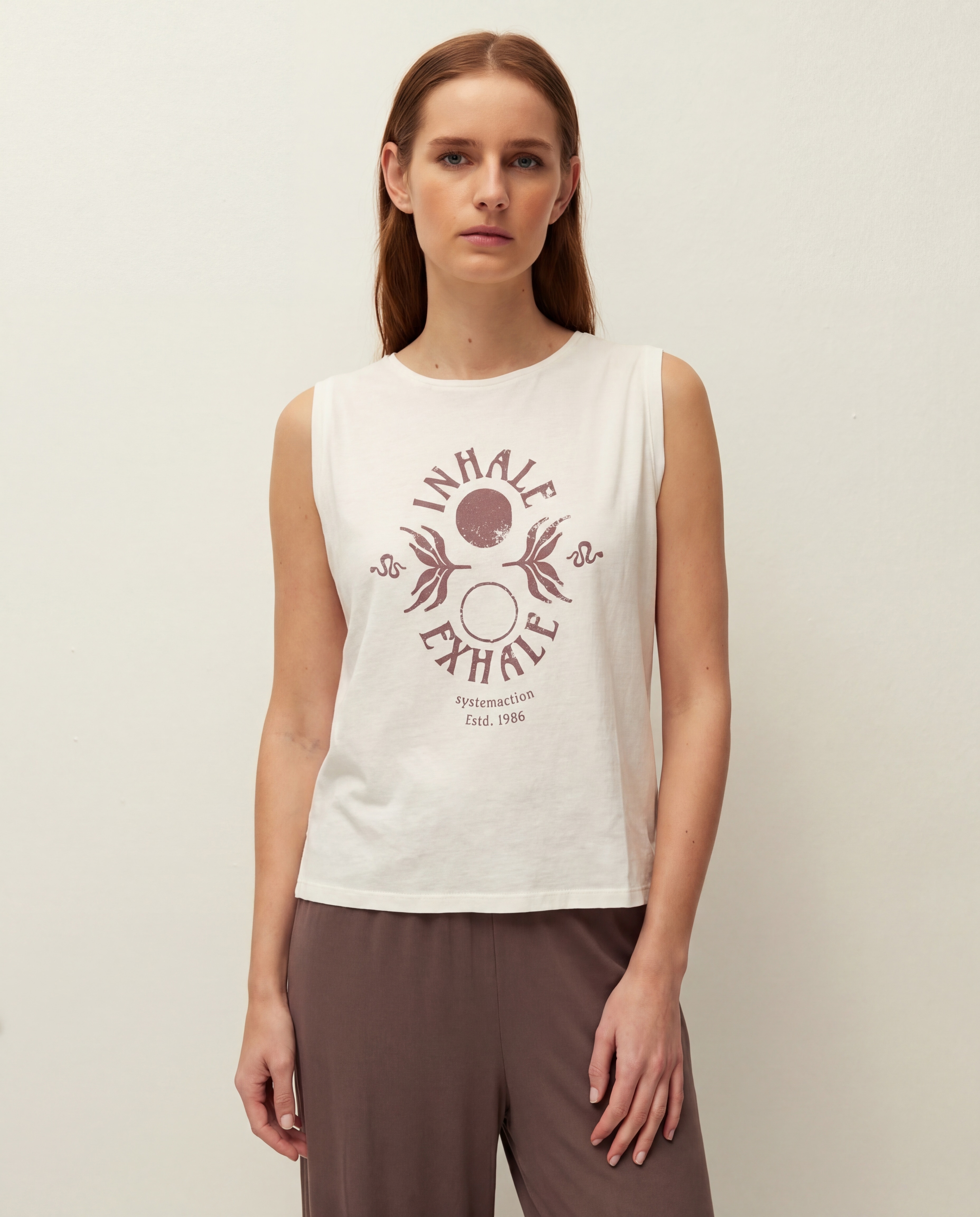 Camiseta de mujer con print posicional y sin mangas - System Action - Crudo Crudo-2