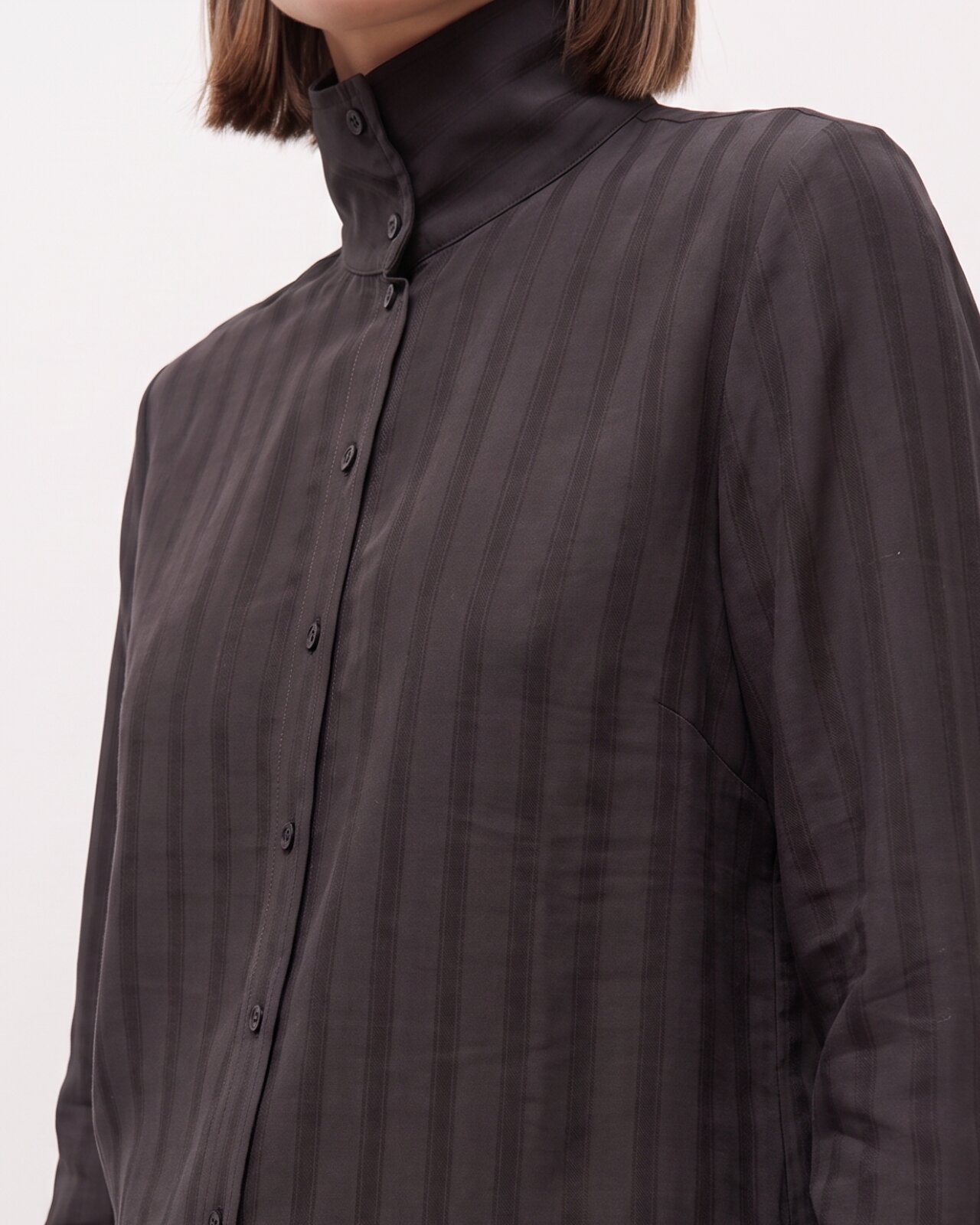 Camisa fluida de mujer en raya diplomática y escote funnel - System Action - Gris oscuro Gris oscuro-5