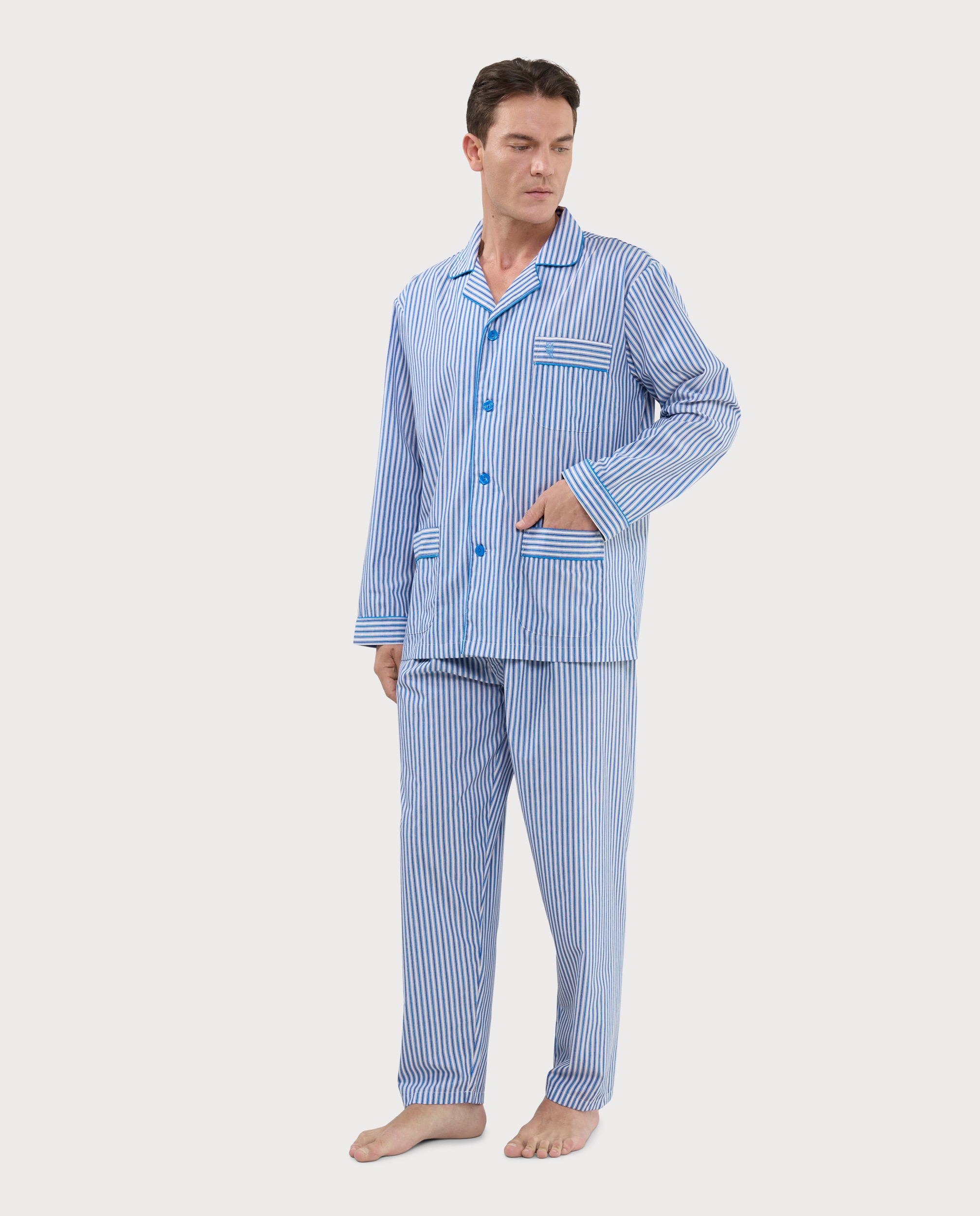 Imagen 0 de Pijama completo de hombre de tela color azul Azul claro