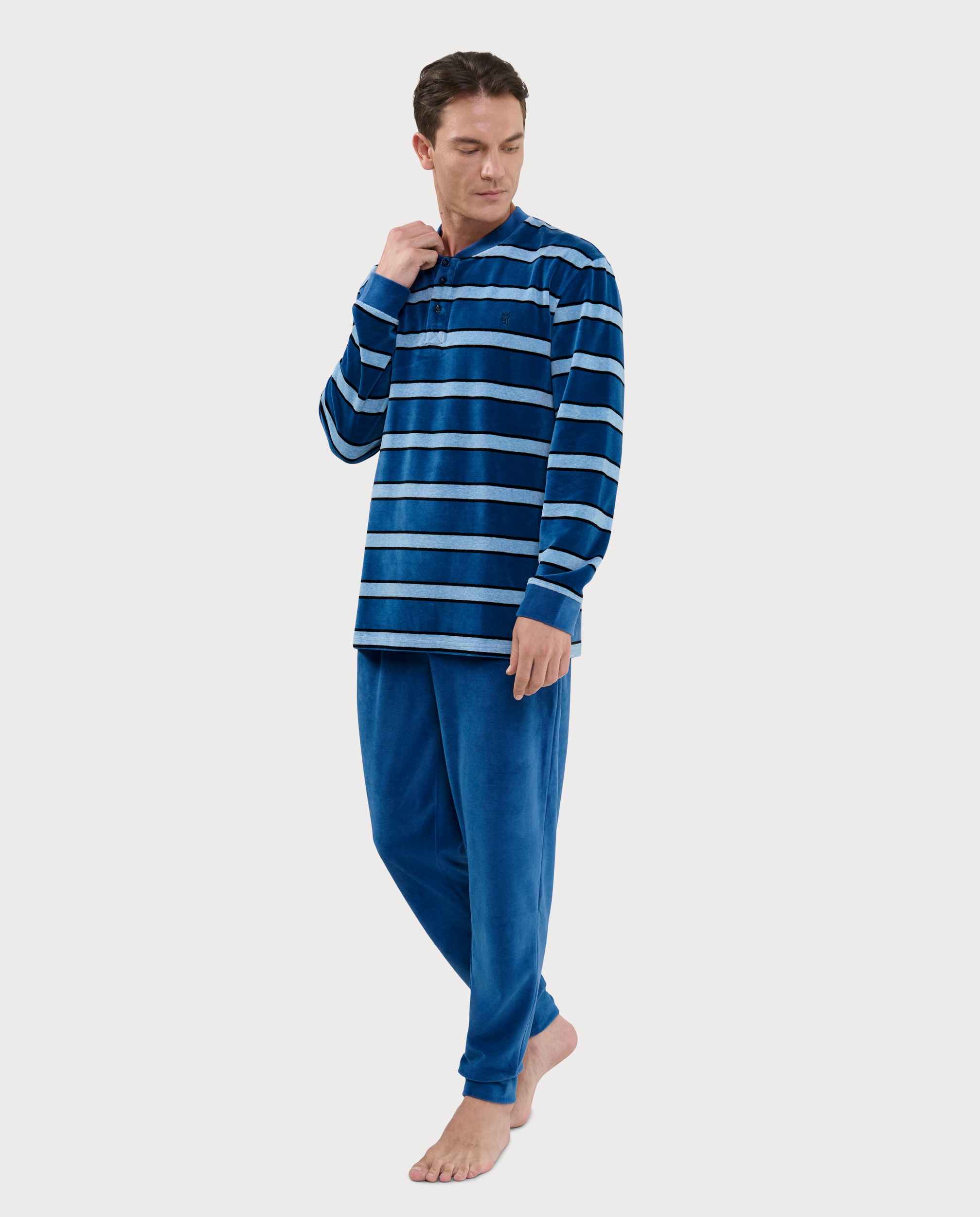 Imagen 0 de Pijama largo de hombre de terciopelo color azul Azul